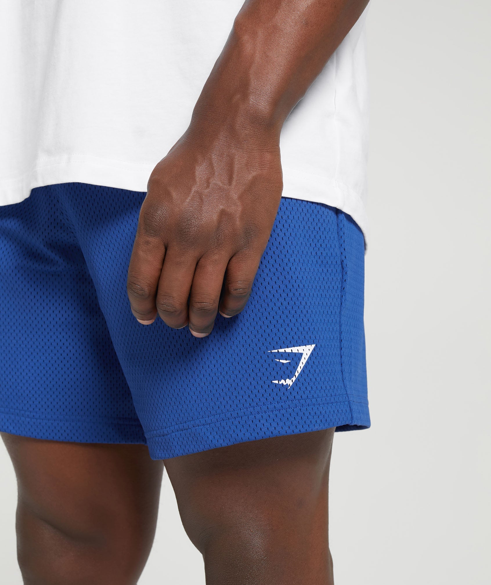 Lifting Mesh 7" Shorts in Wave Blue - view 6