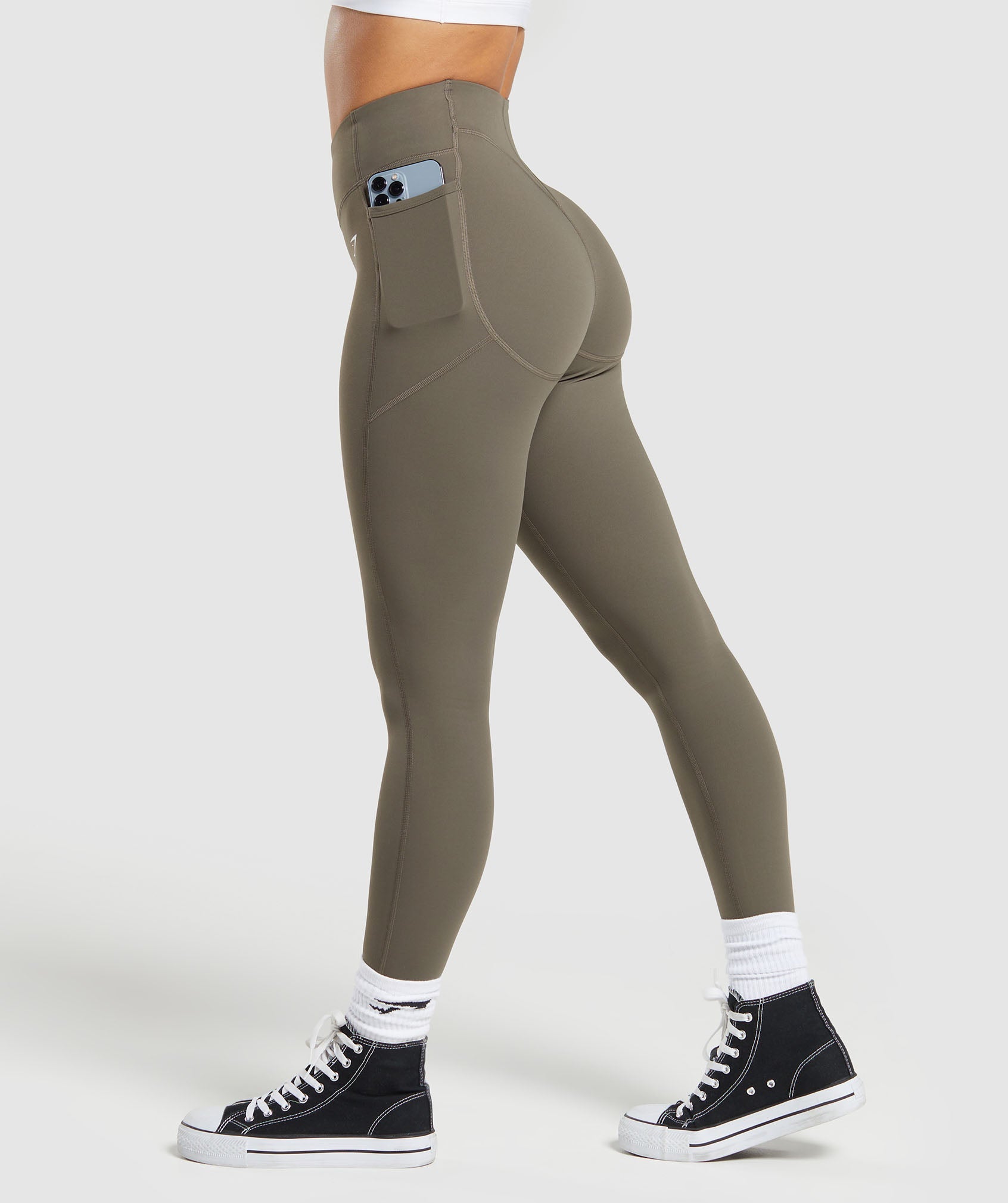 Gymshark leggings 2 side pockets to store - Depop
