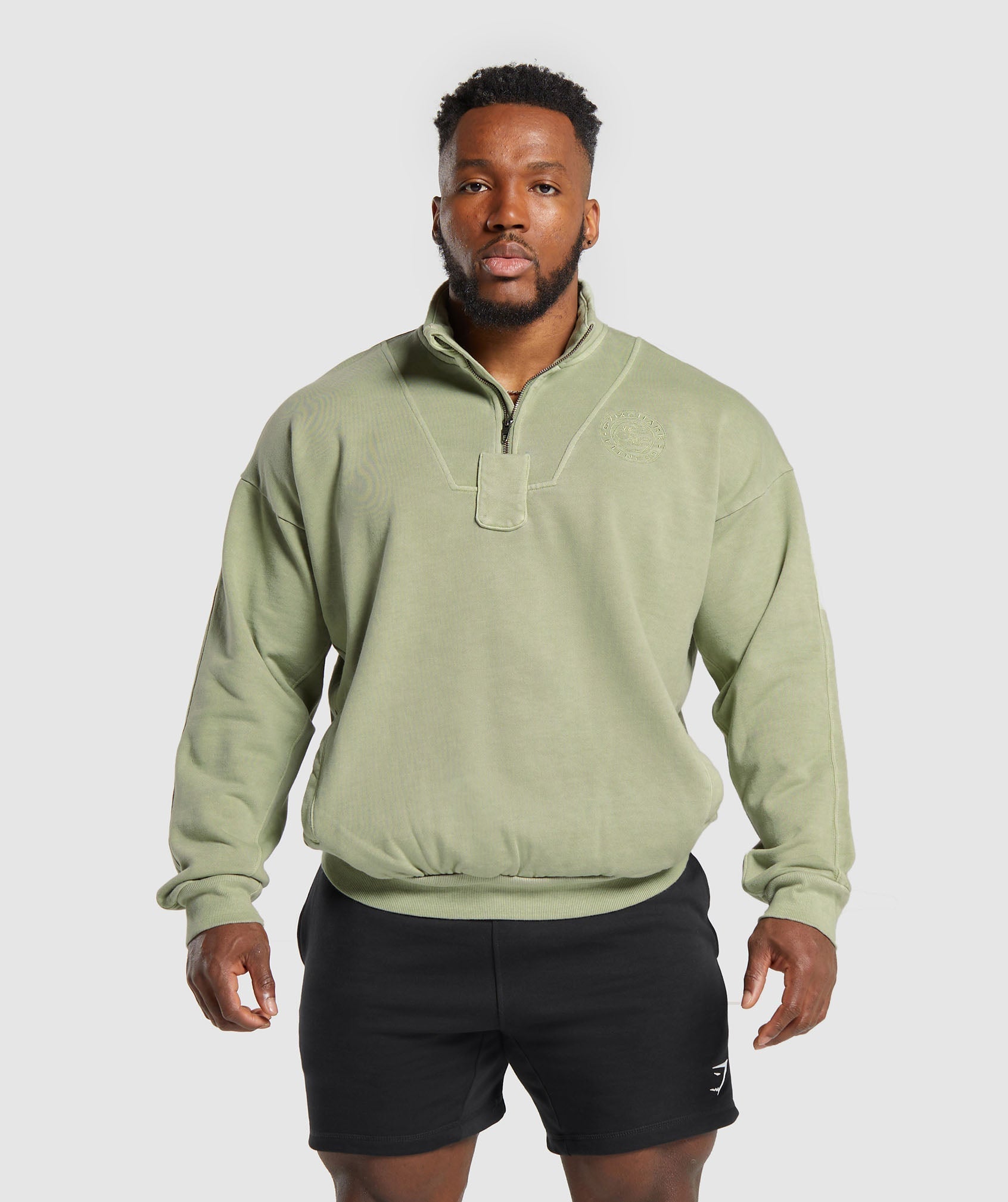 Premium Legacy 1/4 Zip en Natural Sage Green