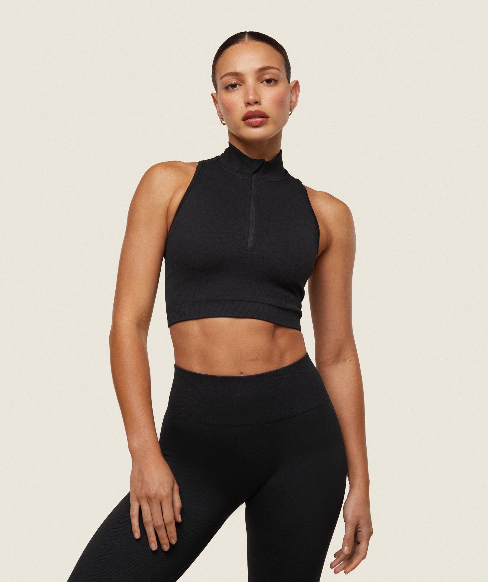 everywear Seamless Sleeveless Turtleneck