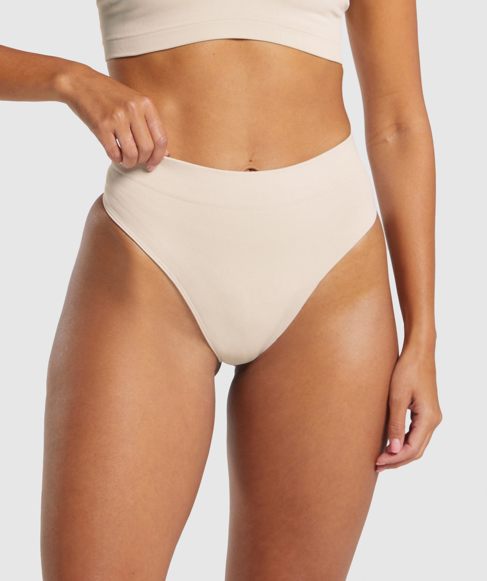 Seamless High Waisted Thong en Pebble Grey