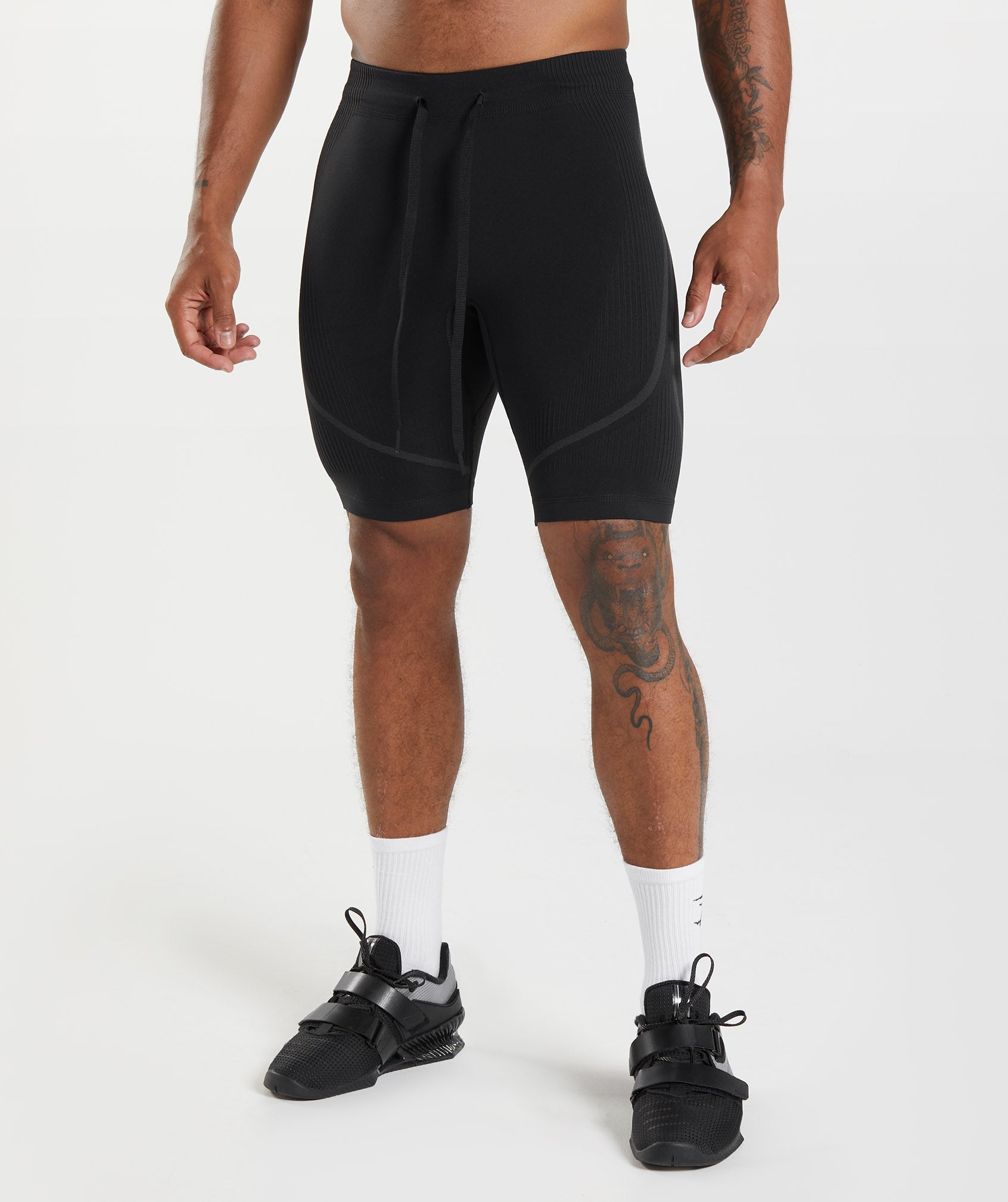 315 SEAMLESS 1/2 SHORTS - BLACK.