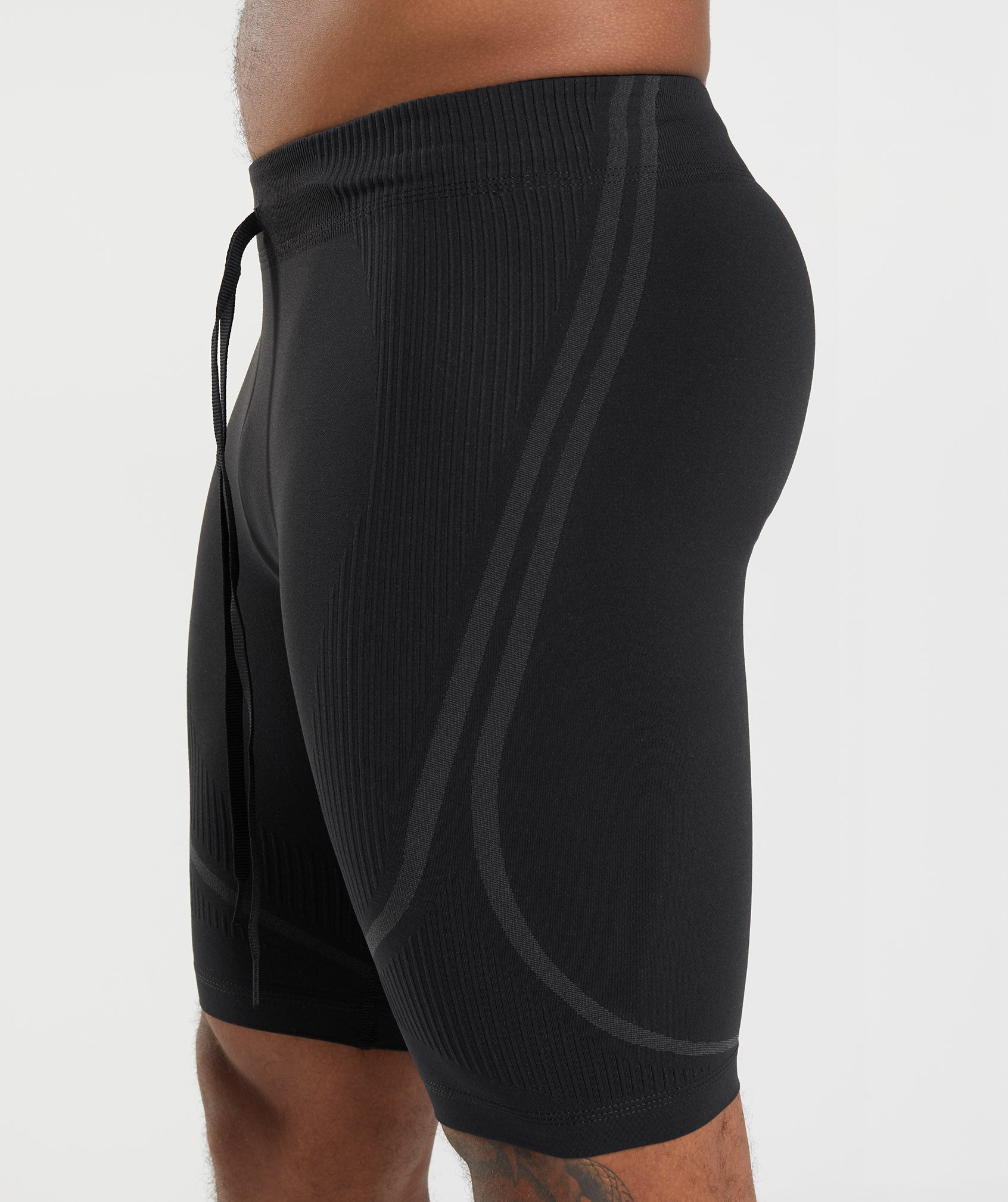 315 Seamless 1/2 Shorts in Black/Charcoal Grey