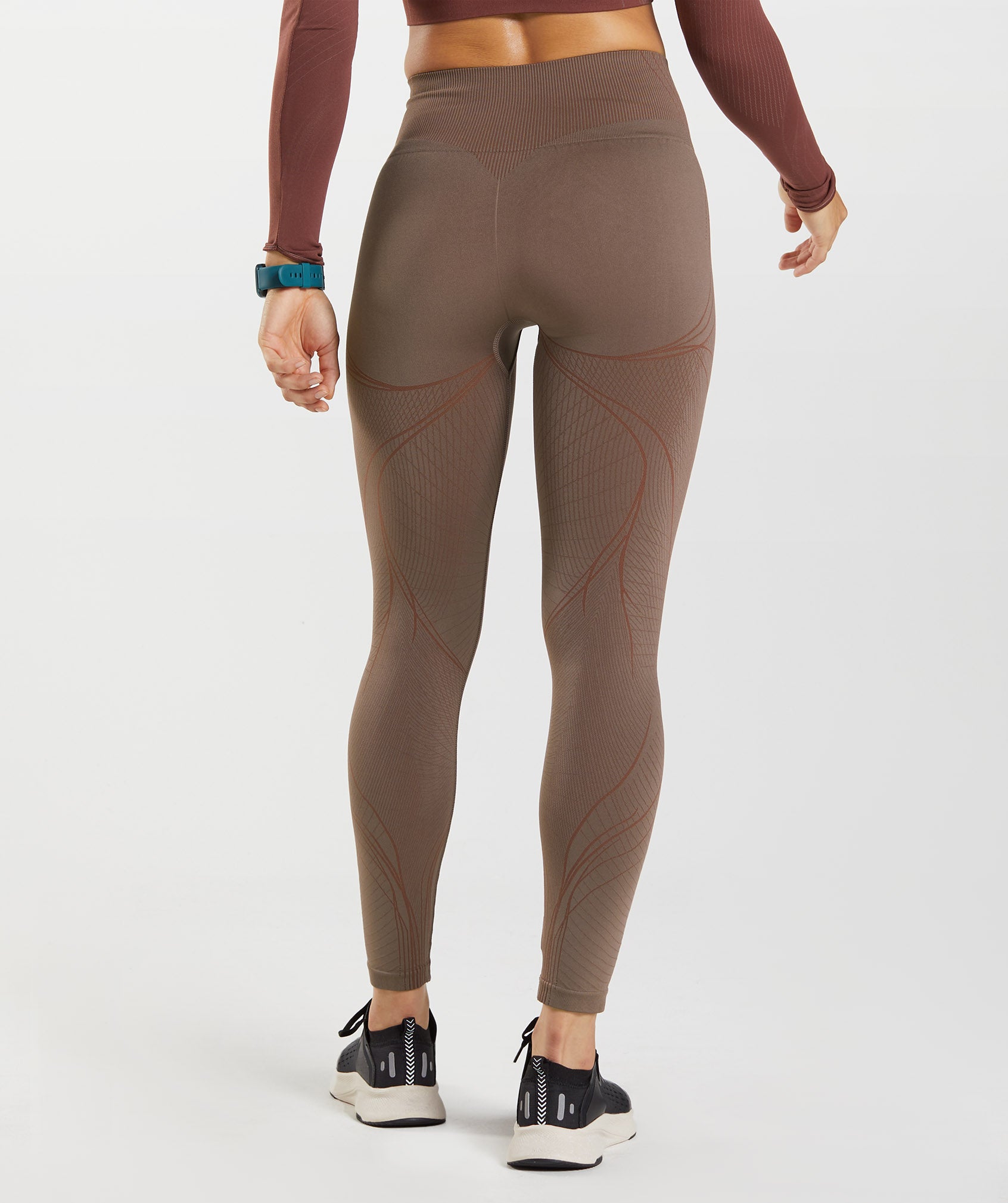 Apex Seamless Leggings in Truffle Brown/Cherry Brown