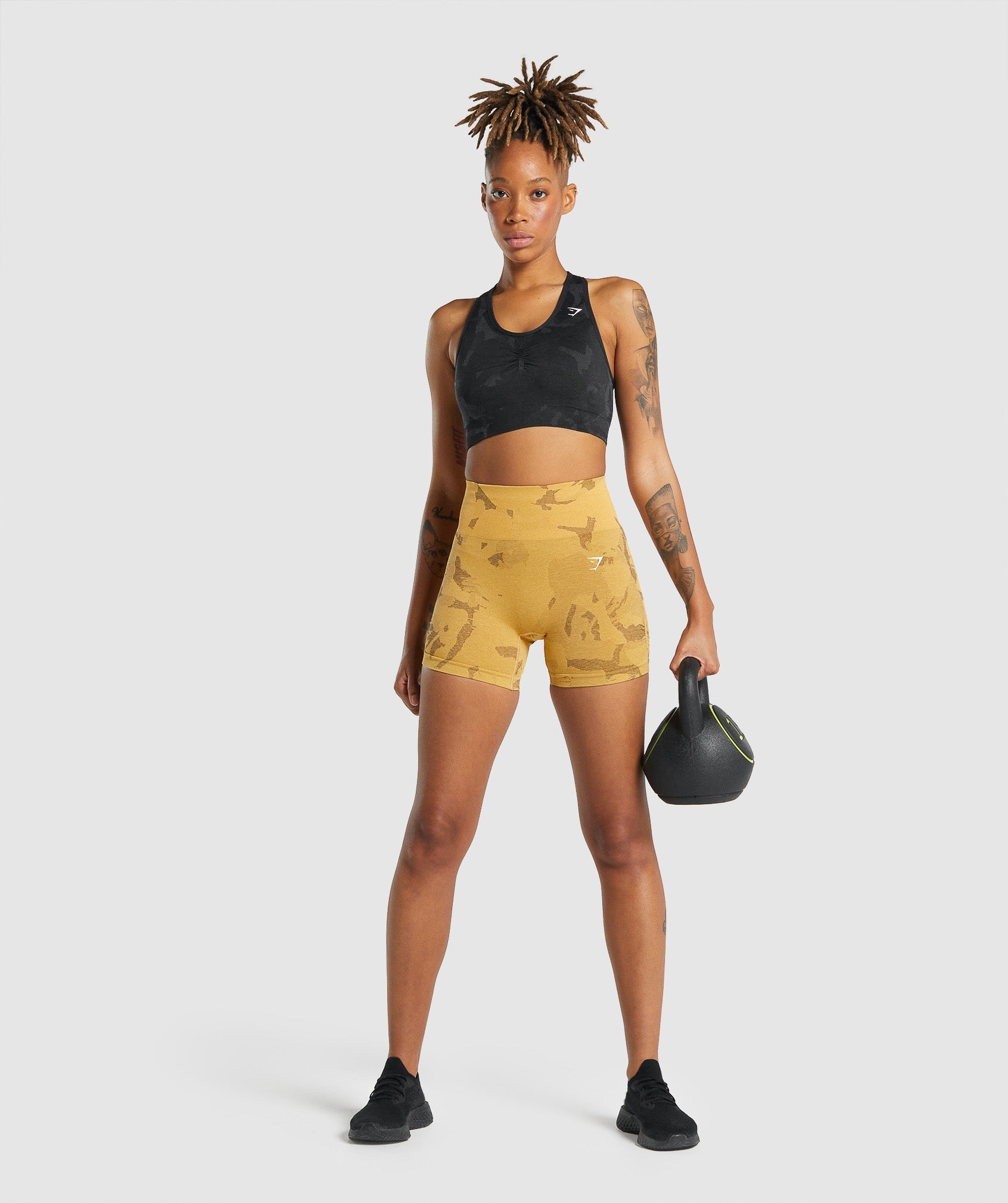 Gymshark Adapt Camo Seamless Shorts Savanna Green - Small