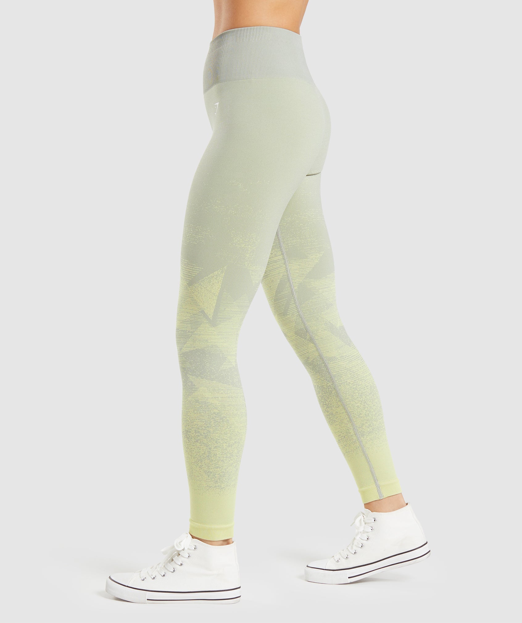 Adapt Ombre Seamless Leggings in Triangle |  Taupe Grey Print - view 3