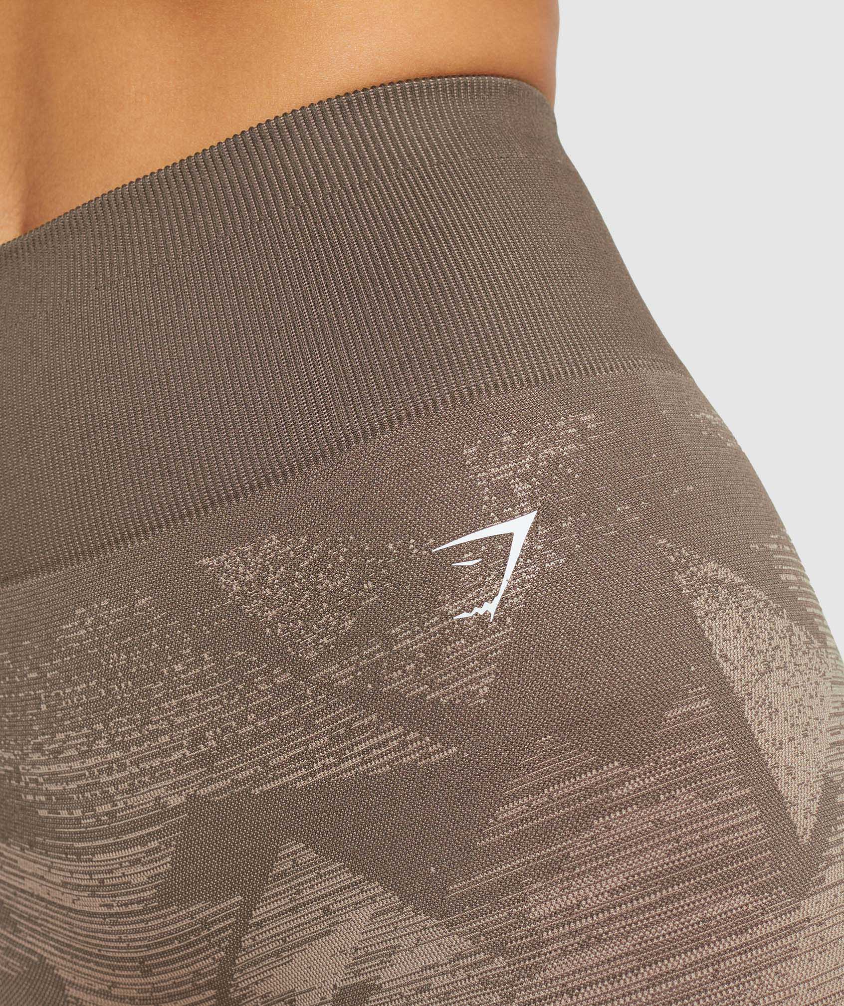 Adapt Ombre Seamless Shorts in Triangle | Penny Brown Print - view 5