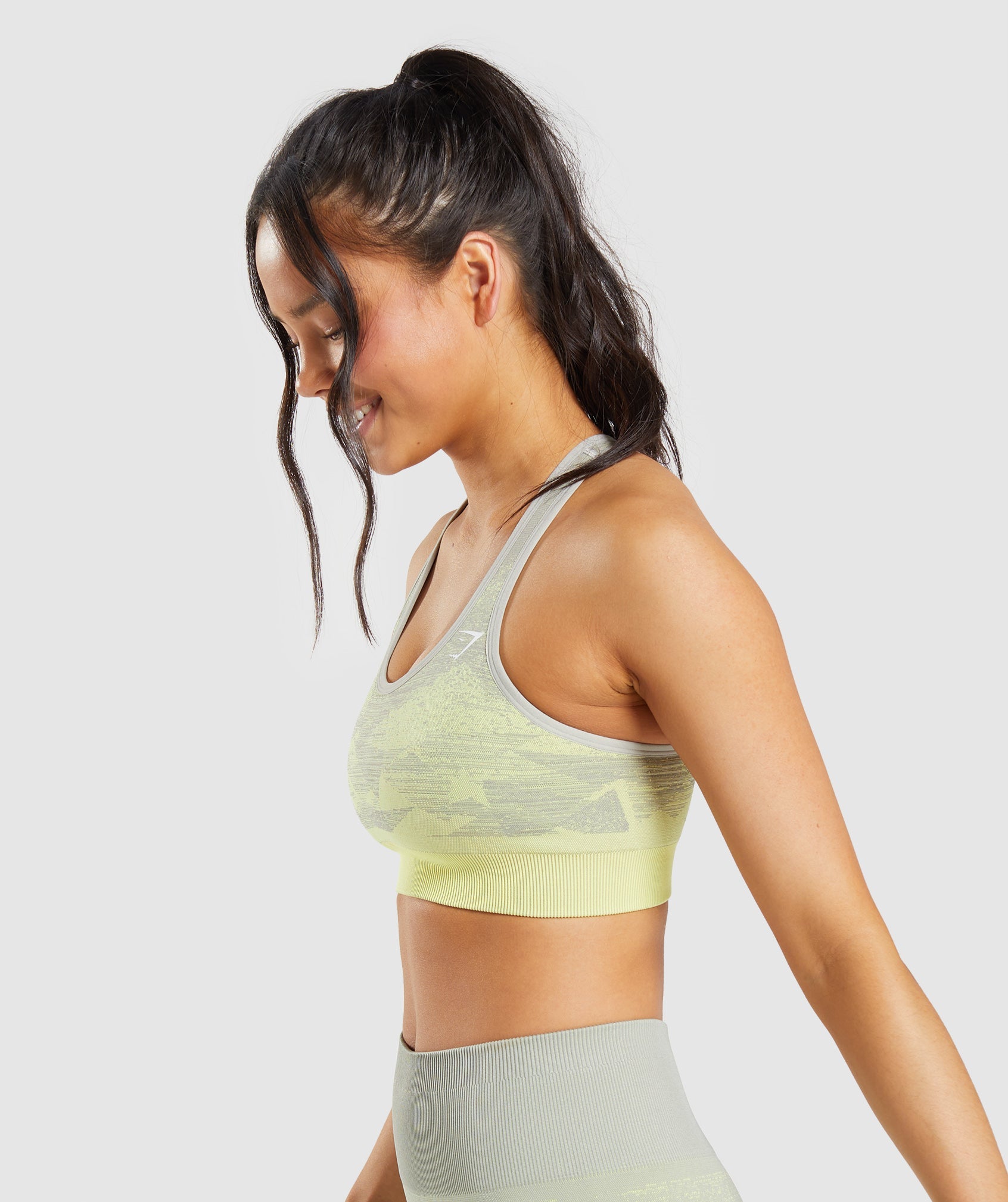 Adapt Ombre Seamless Sports Bra in Triangle | Taupe Grey Print - view 3