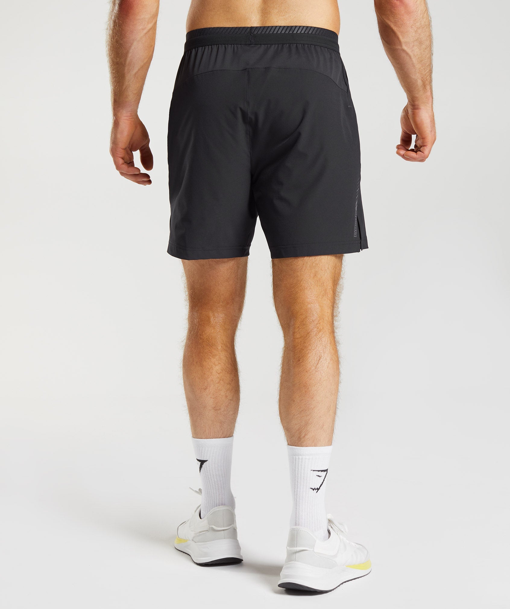 Apex 7" Hybrid Shorts in Black