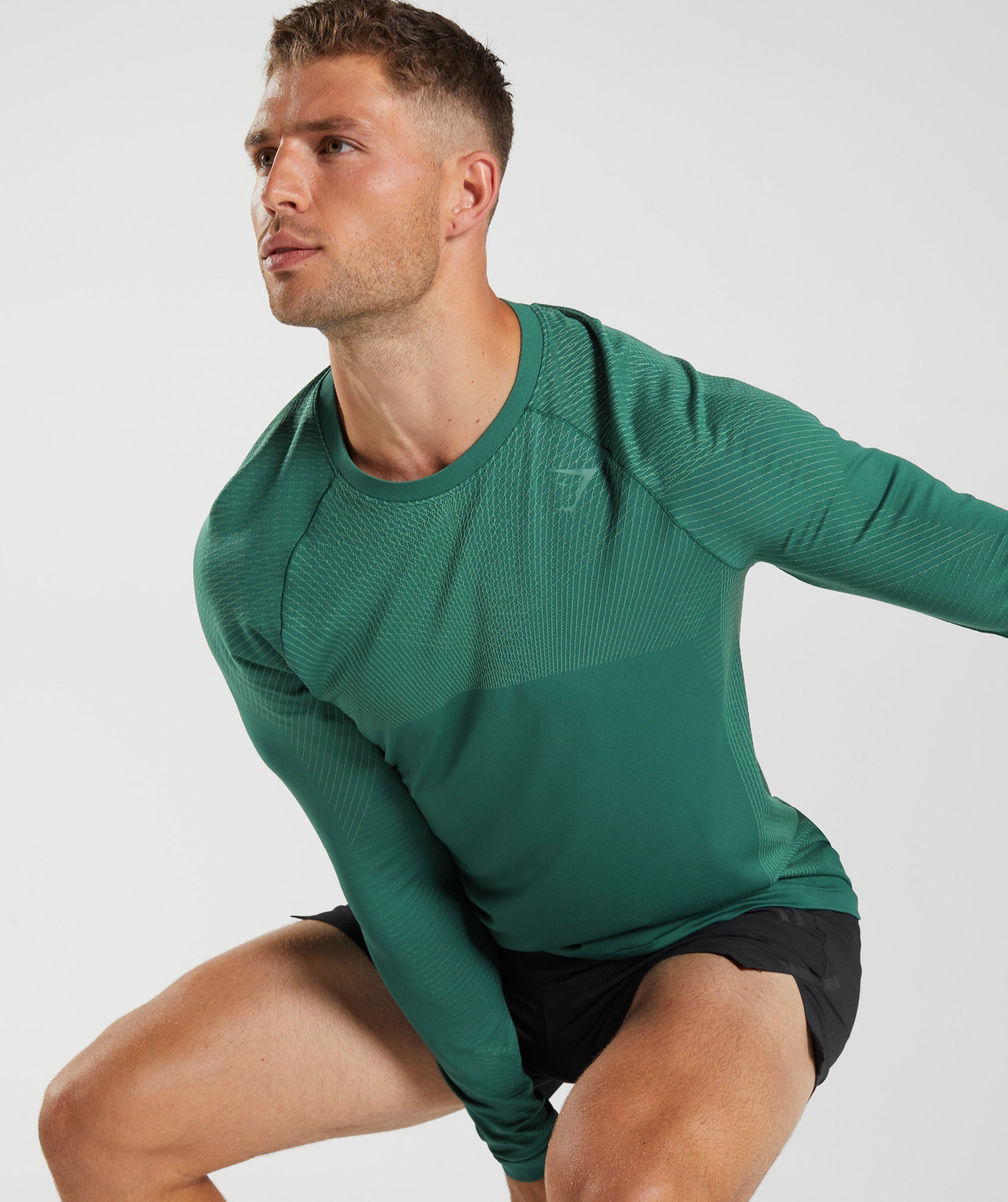 Apex Seamless Long Sleeve T-Shirt in Woodland Green/Hoya Green - view 3