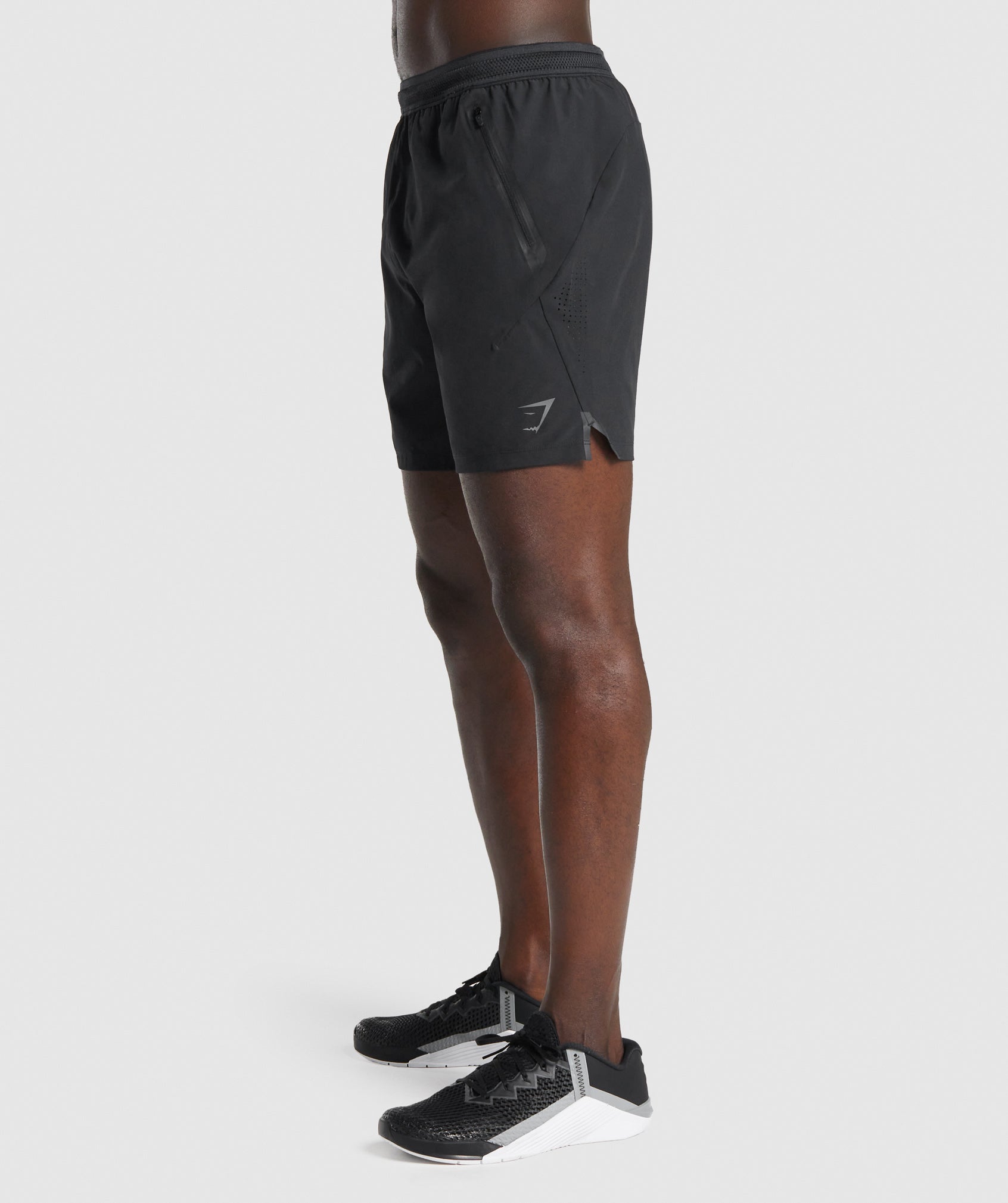 Apex 7" Perform Shorts in Black - view 4
