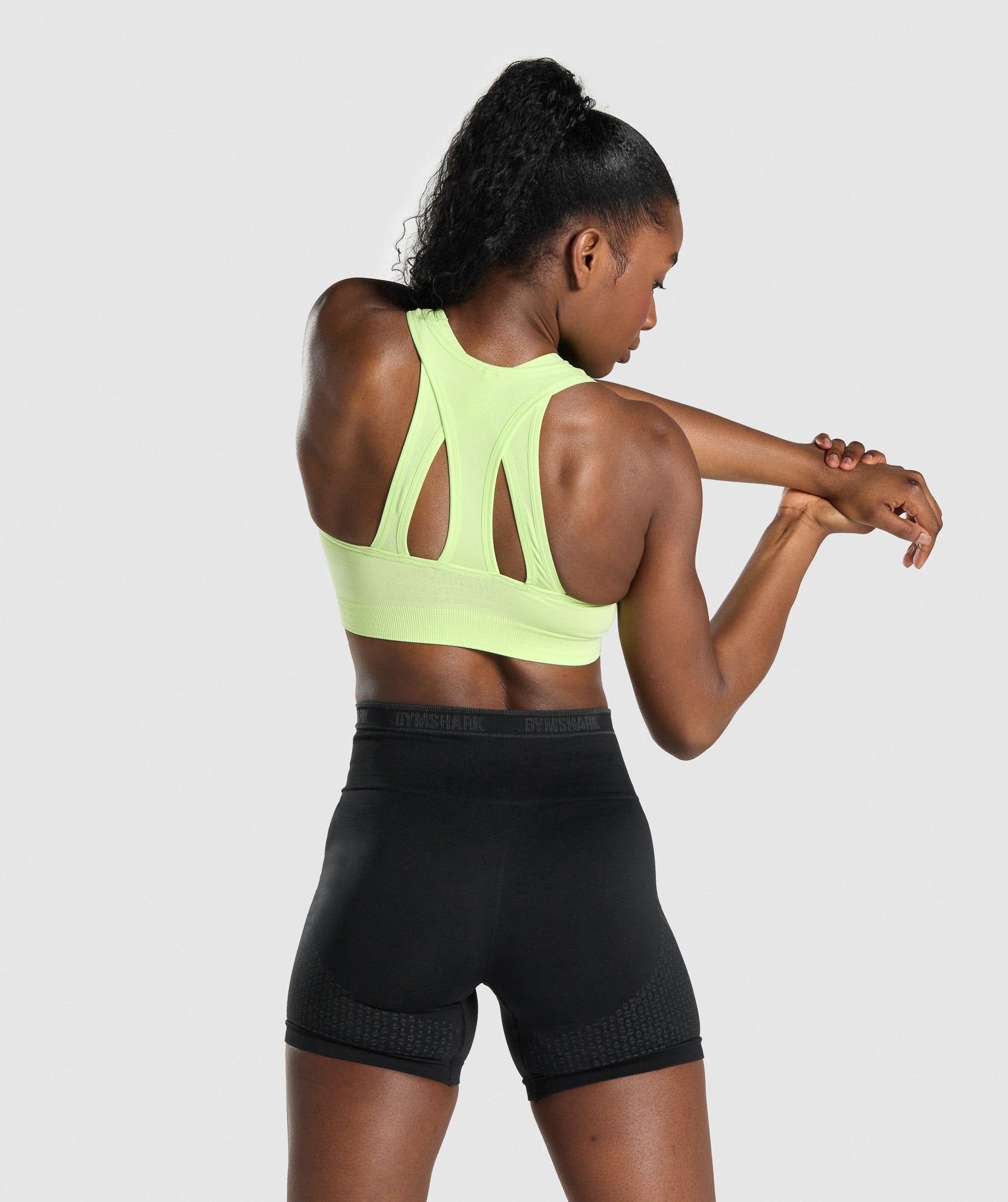 Women's training shorts Gymshark Apex Seamless Low Rise green/black 