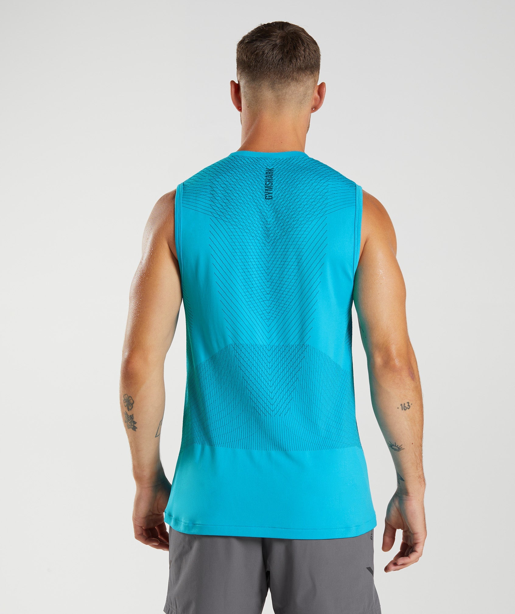 Apex Seamless Tank in Shark Blue/Atlantic Blue - view 2