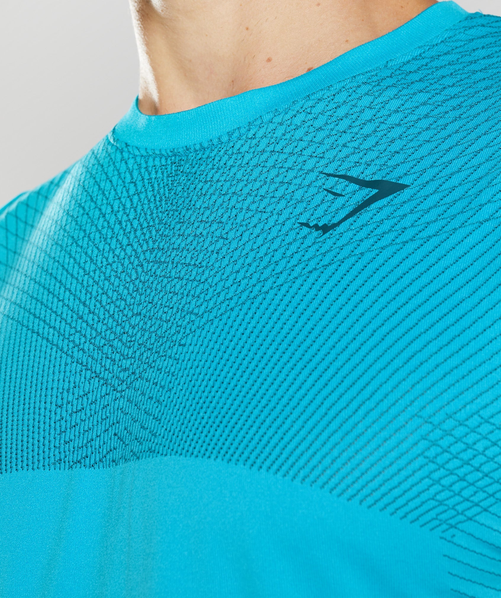 Apex Seamless Tank in Shark Blue/Atlantic Blue - view 6