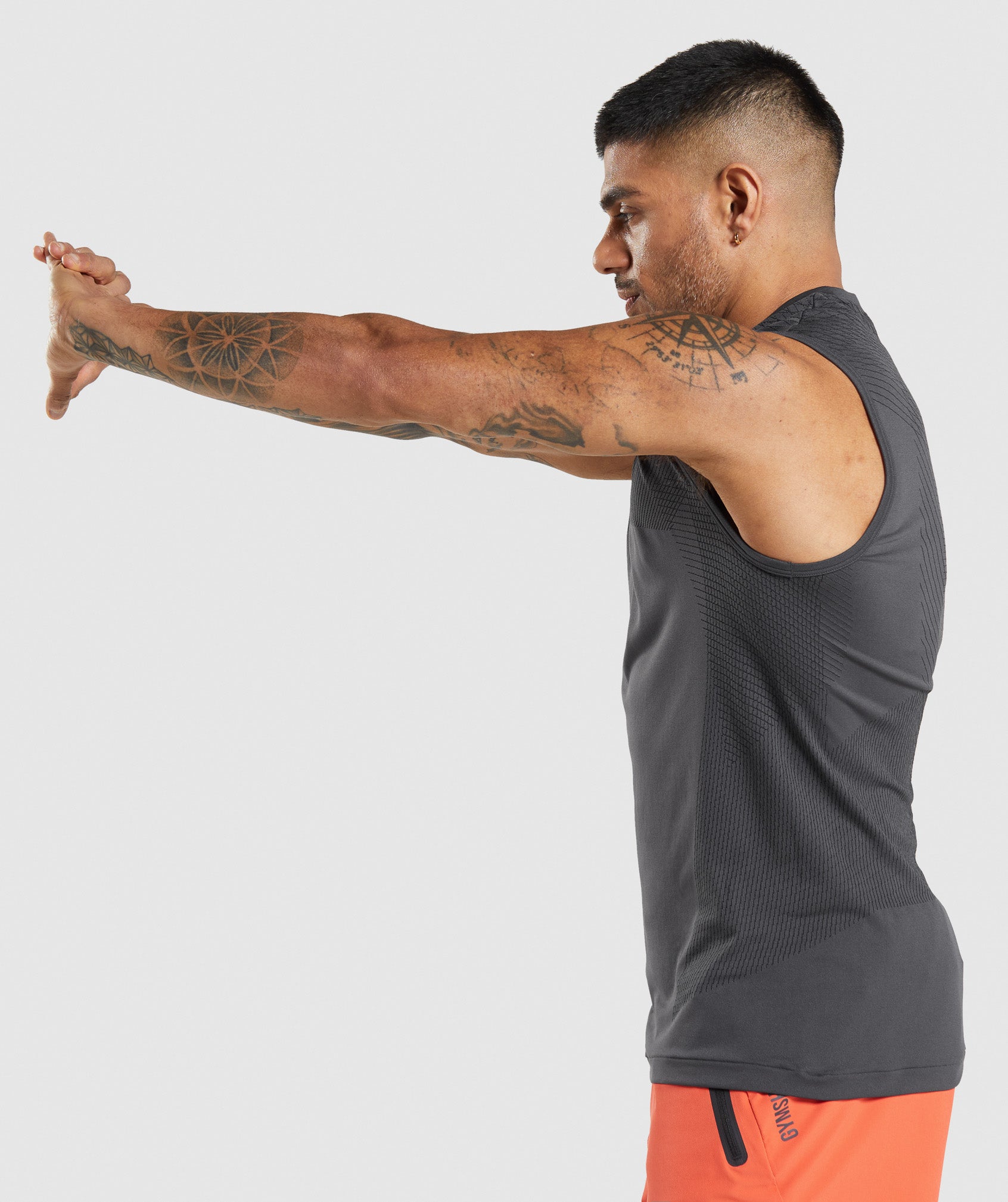 Apex Seamless Tank in Onyx Grey/Black - view 3