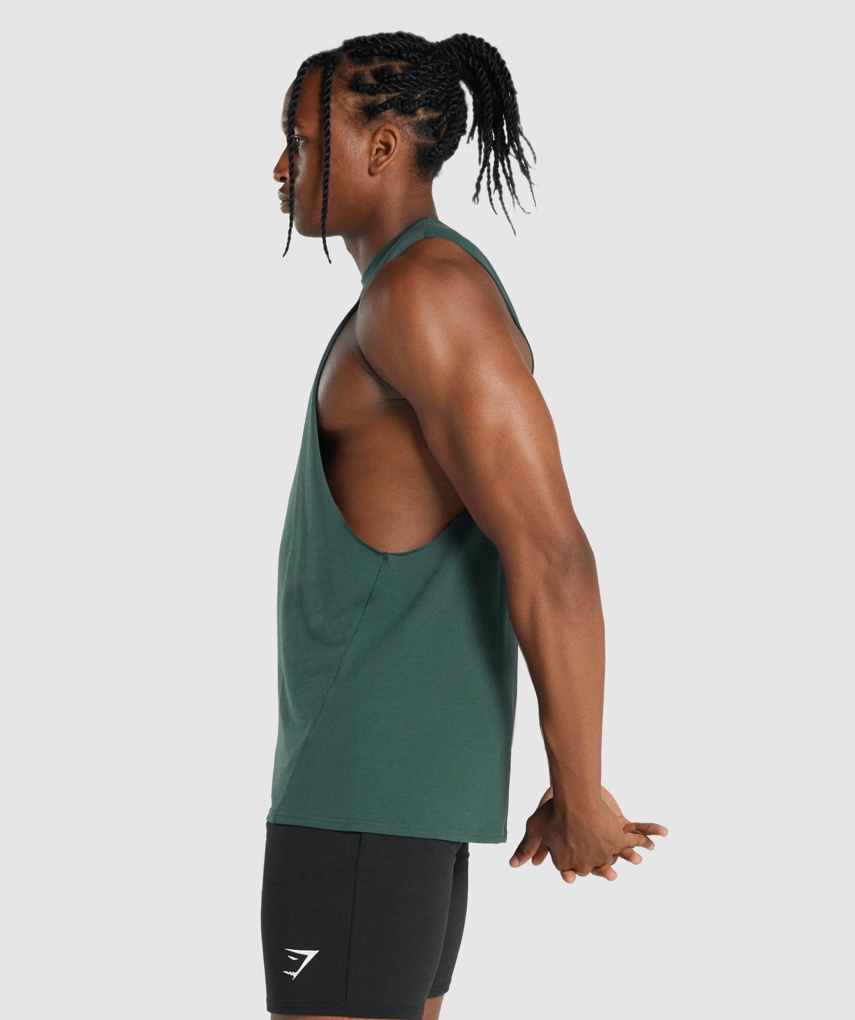 Critical tank - Dark Green. Love the cut around the shoulders and back. : r/ Gymshark