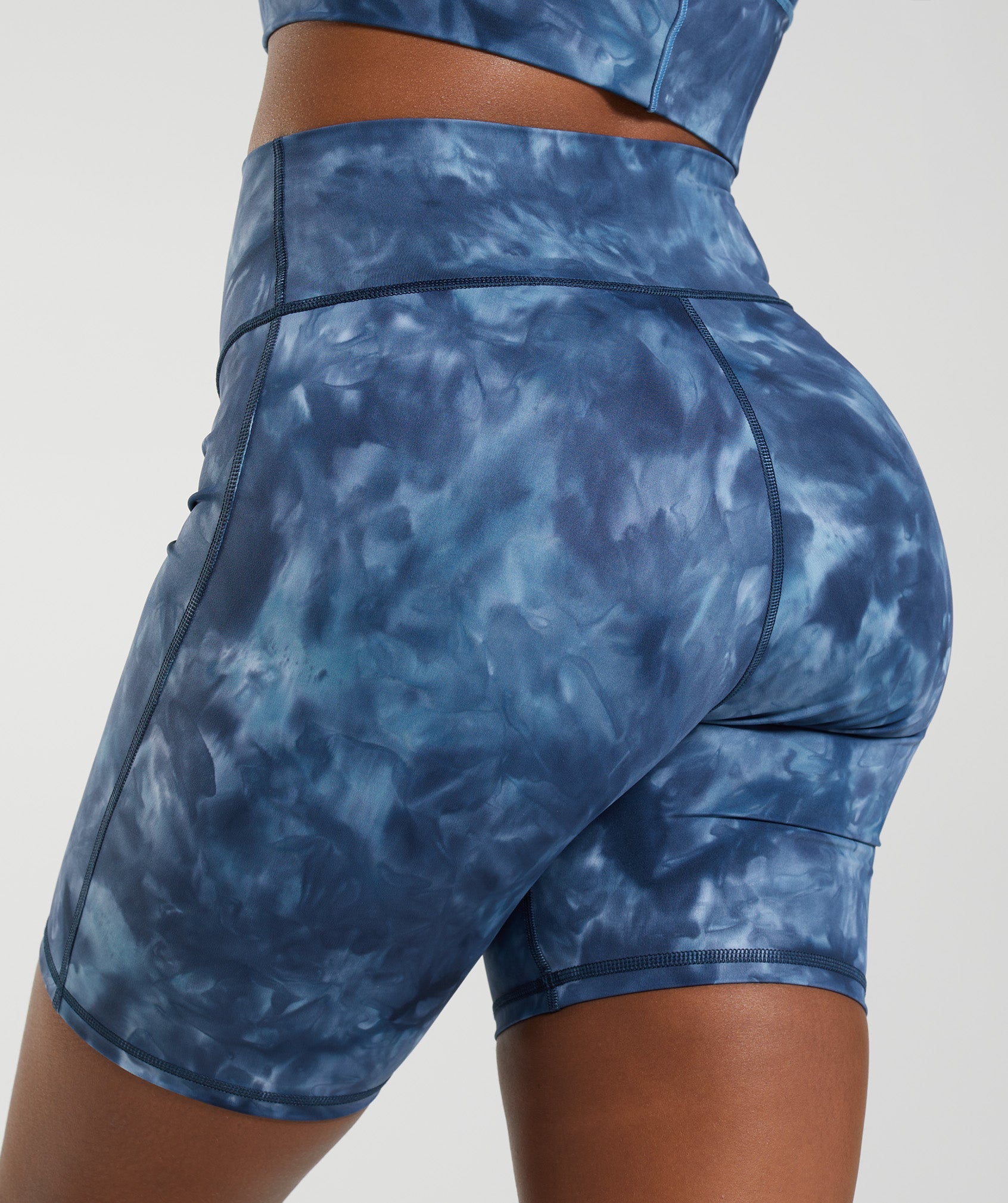 Elevate Cycling Shorts in Lakeside Blue Spray Dye - view 5