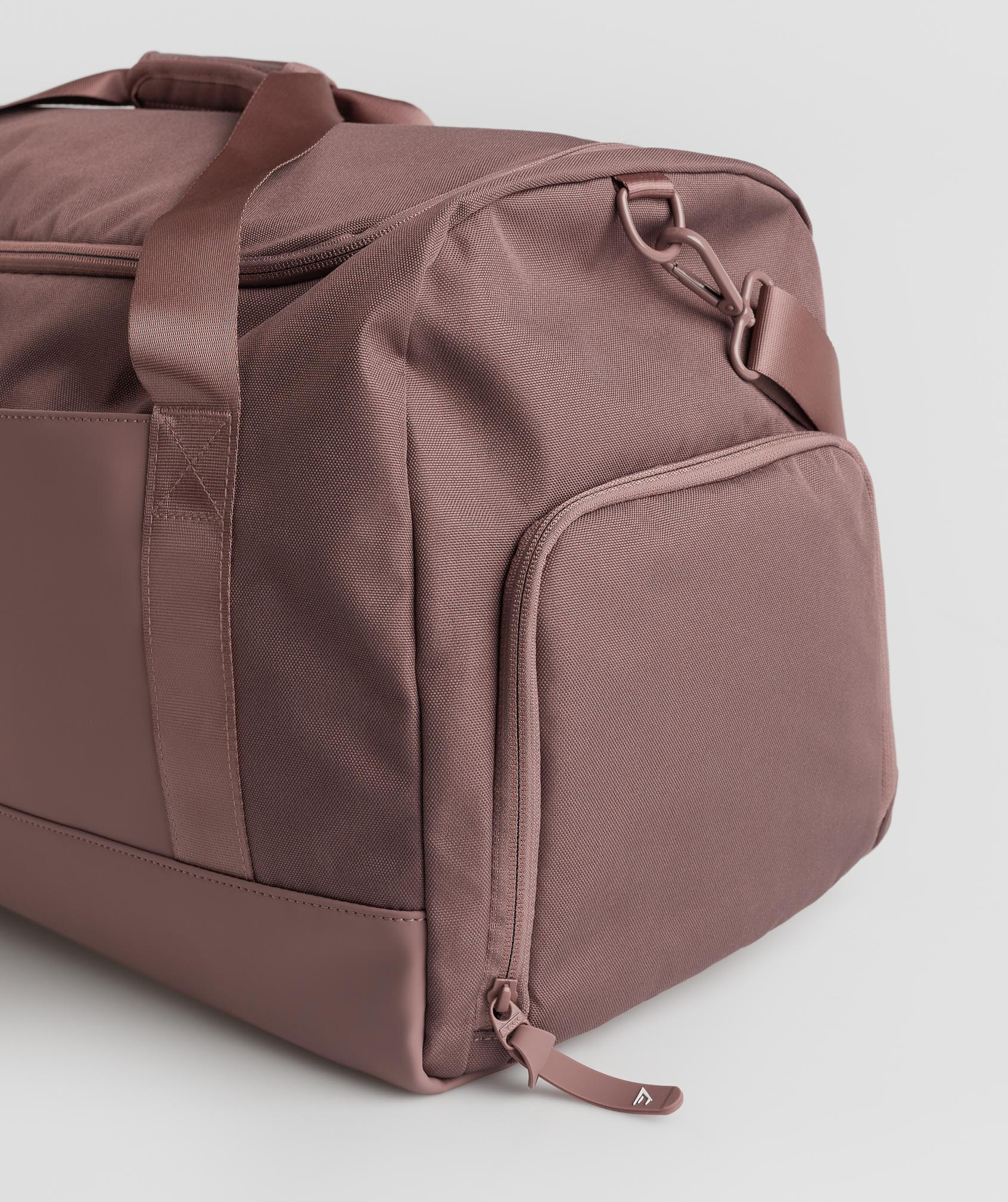 Large Everyday Gym Bag in Dusty Maroon - view 4