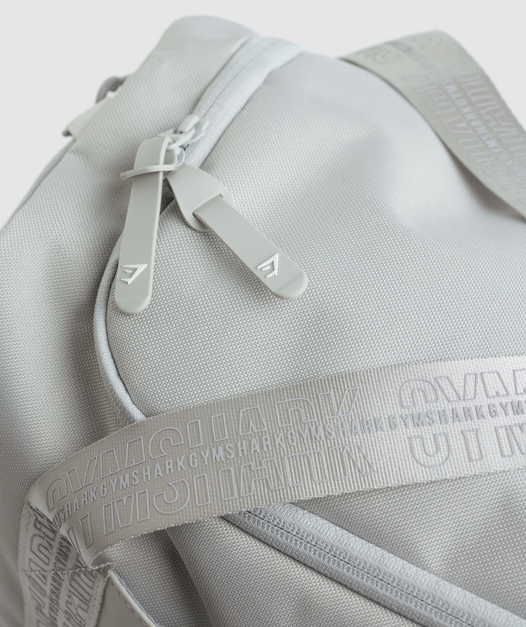 Small Everyday Gym Bag in Light Grey - view 4