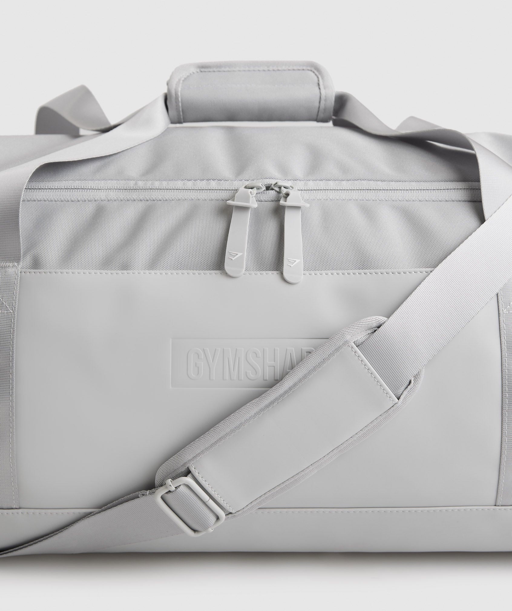 Medium Everyday Gym Bag in Light Grey - view 5