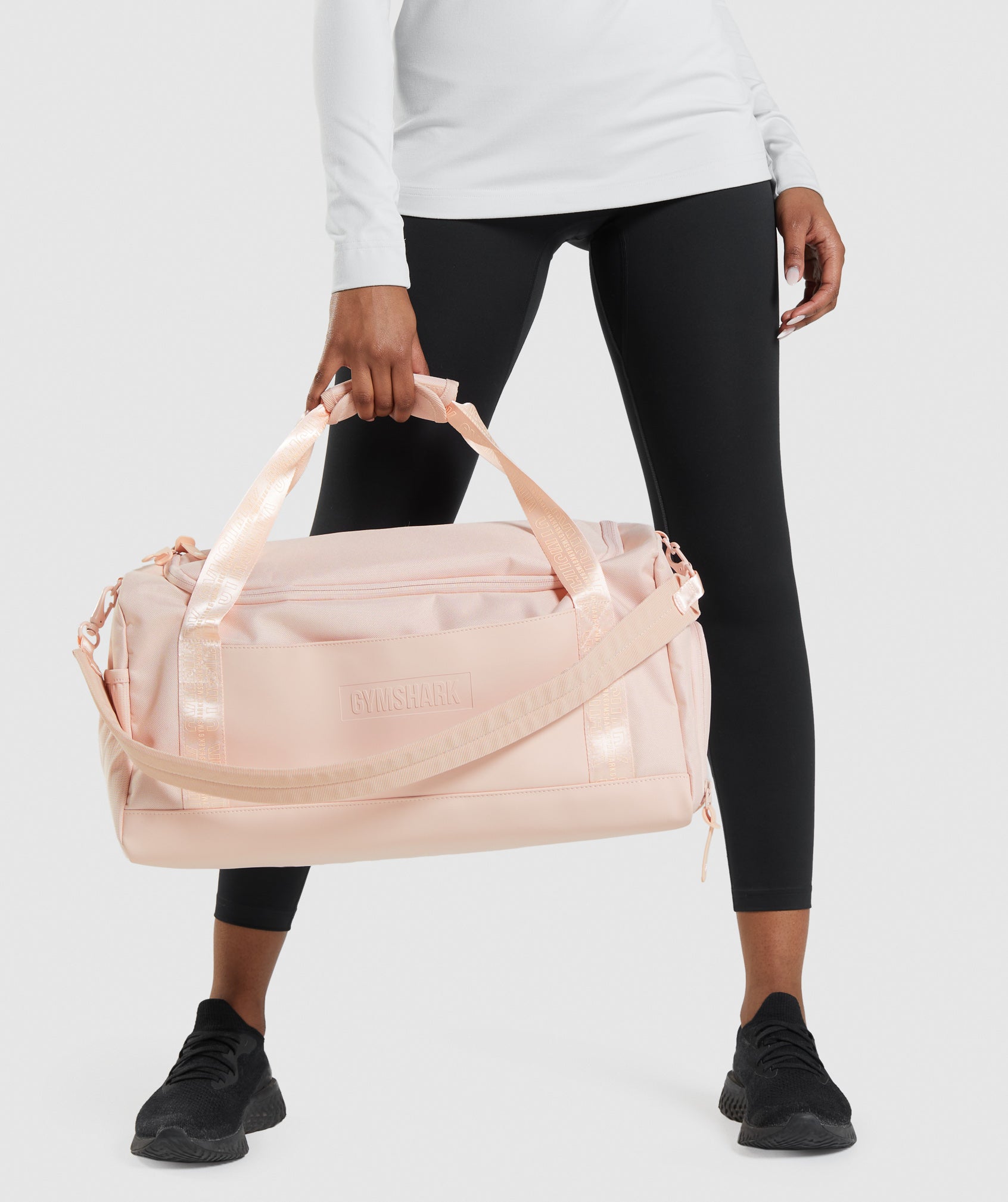What a cute mini gym bag 😍 the color is everything! #gymshark #gymsha, gym bag