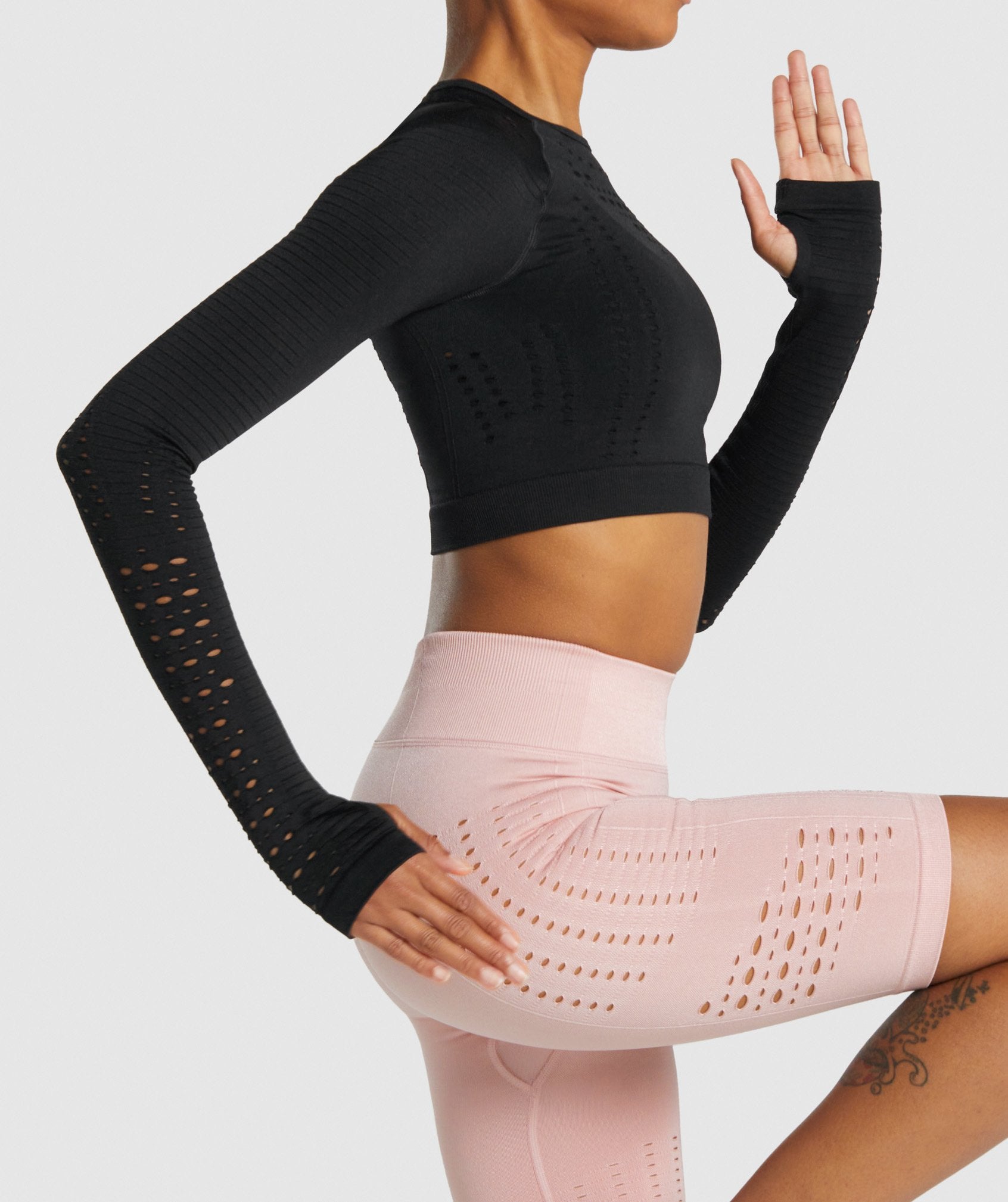 Gymshark Glow Long Sleeve Seamless Crop Top - Black