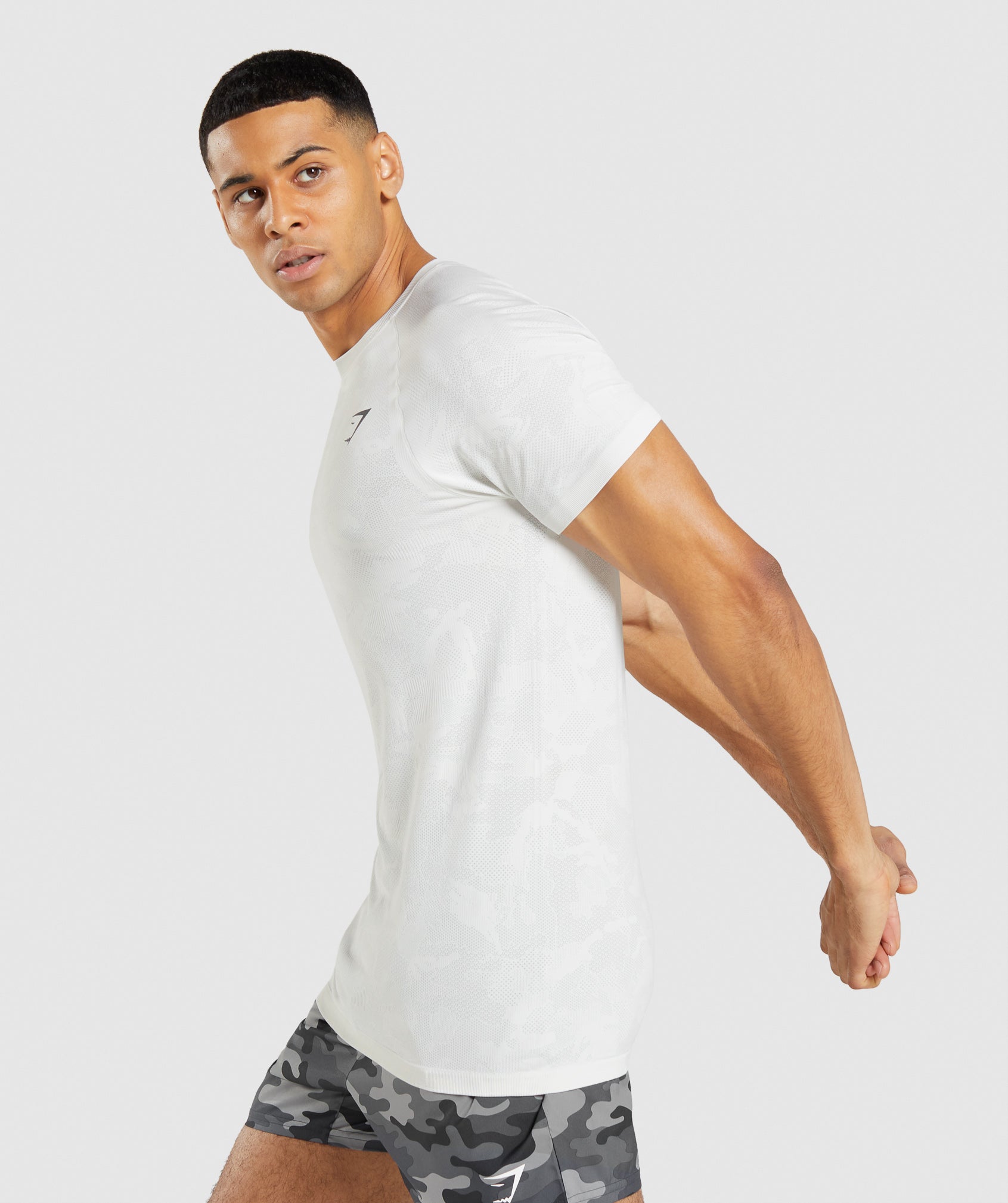 Geo Seamless T-Shirt in White/Light Grey - view 3