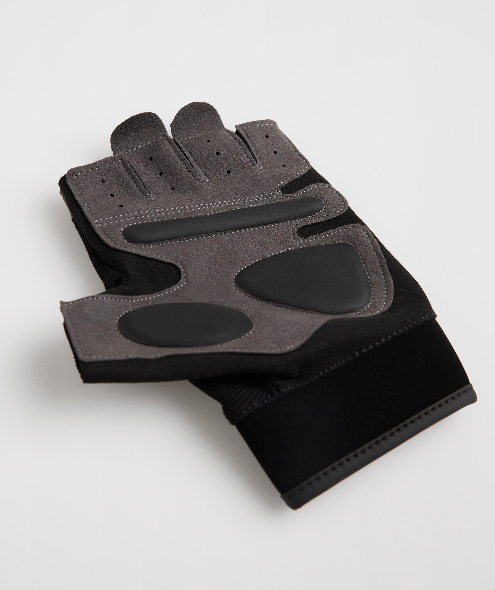Legacy Lifting Gloves in Black - view 2
