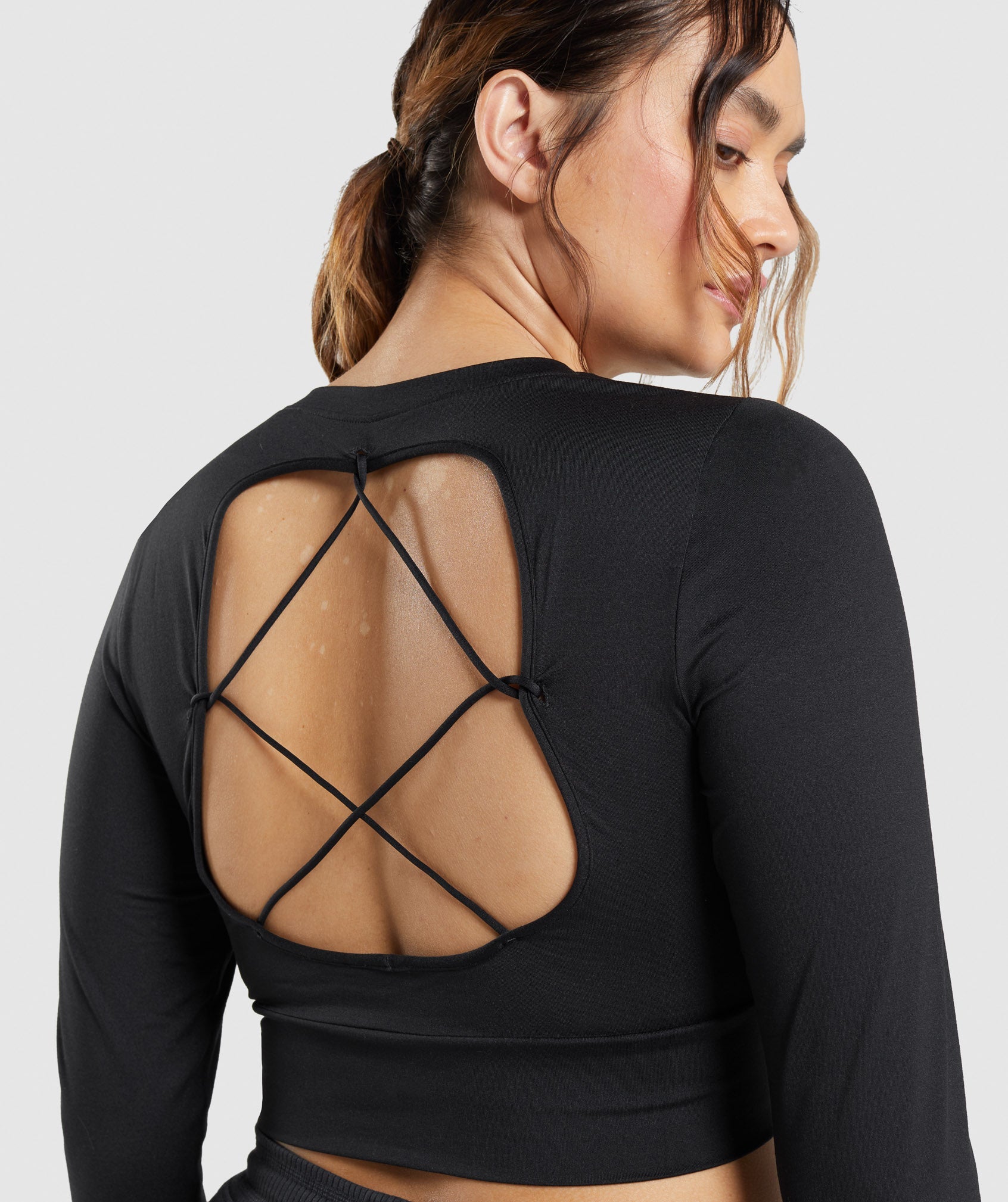  PINSPARK Long Sleeve Crop Top Open Back Tops for Women