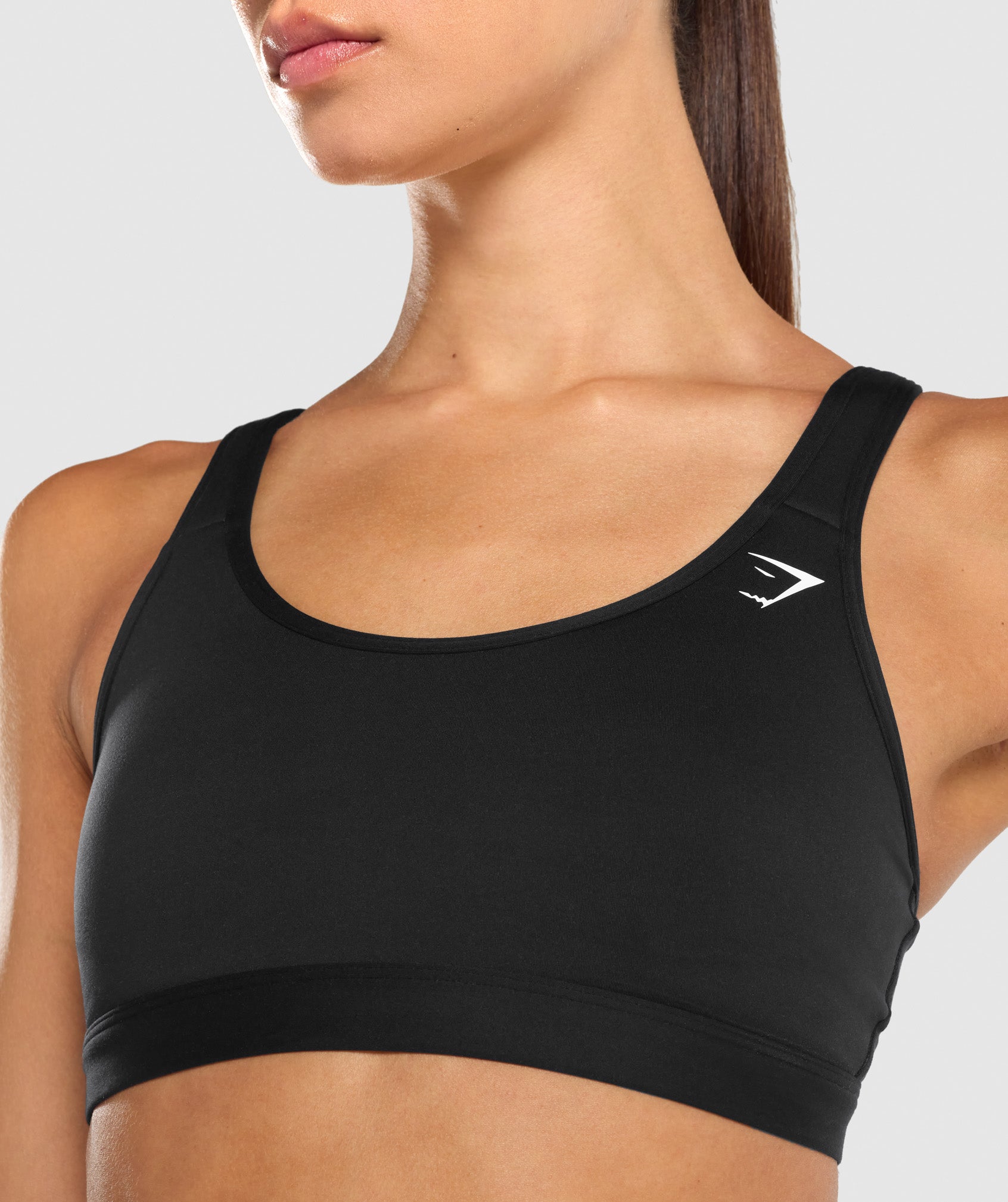womens Black sports bra Medium degress scoop neck workout gym