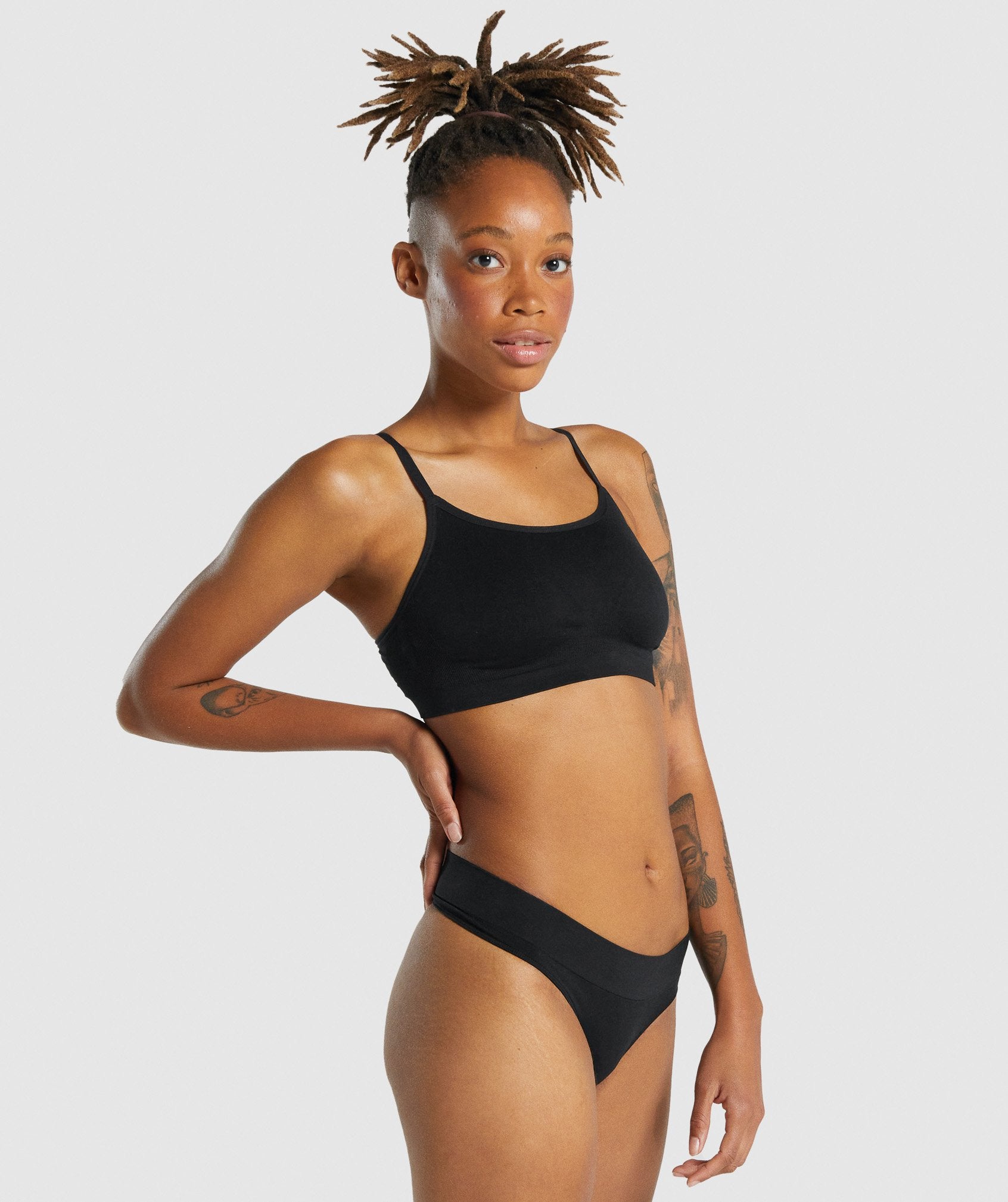 Gymshark Womens Essential Black Scoop Neck Racerback Pullover Sports Bra  Size XS