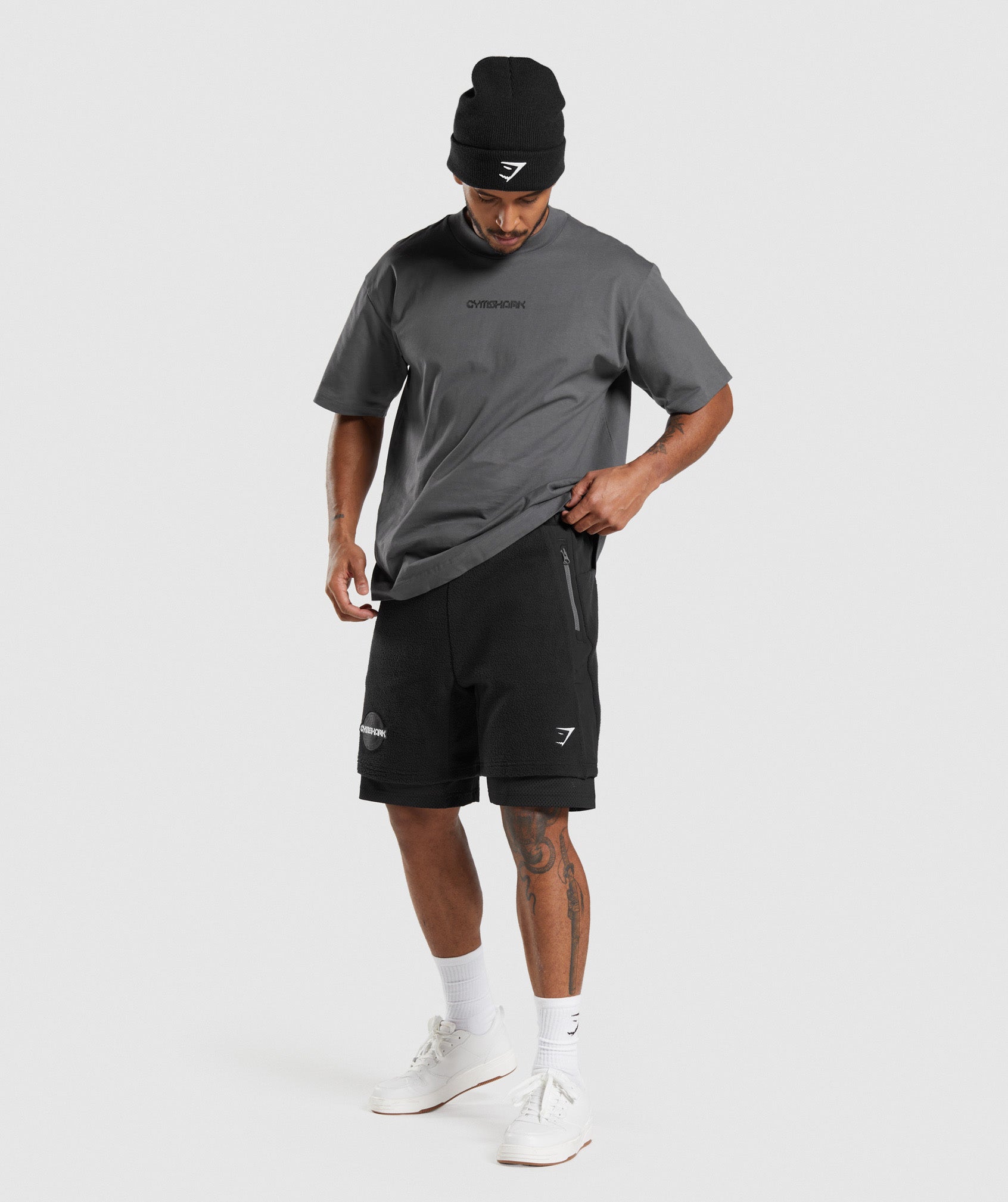 Vibes Shorts in Black - view 4