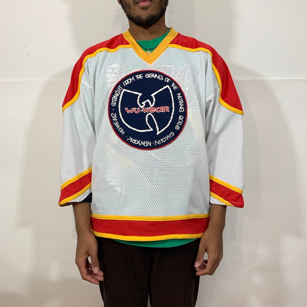 how to wear hockey jersey