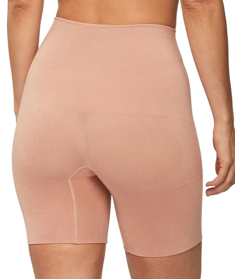 3 Shapewear Essentials for Petite Women