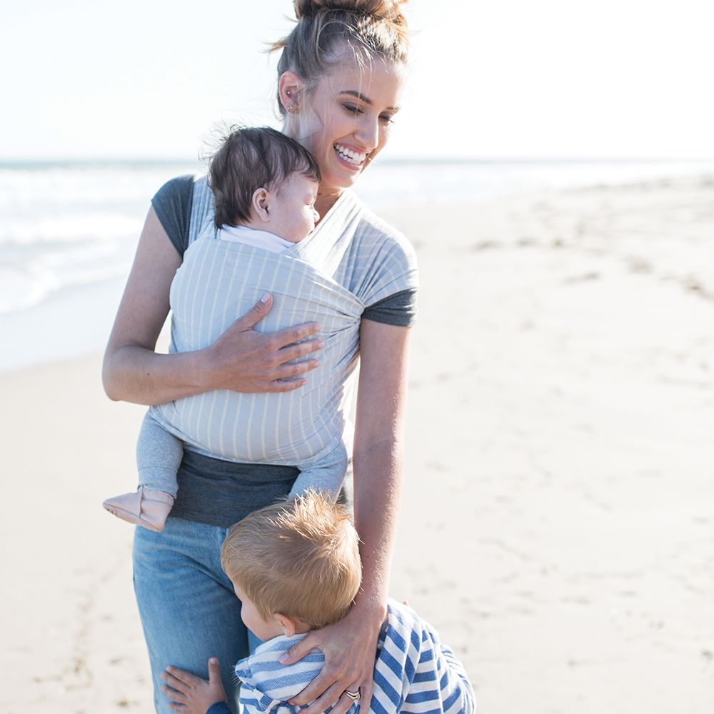 ergobaby lightweight aura wrap grey stripe