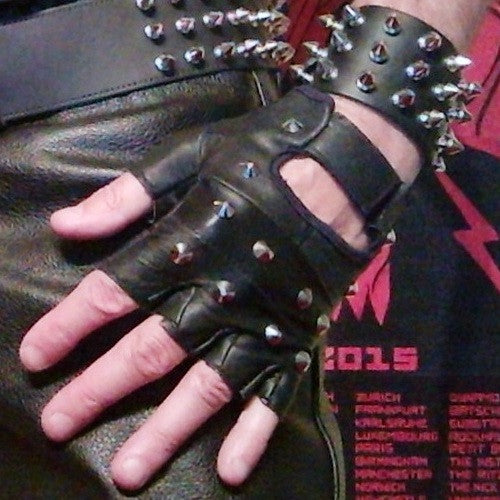 studded fingerless gloves