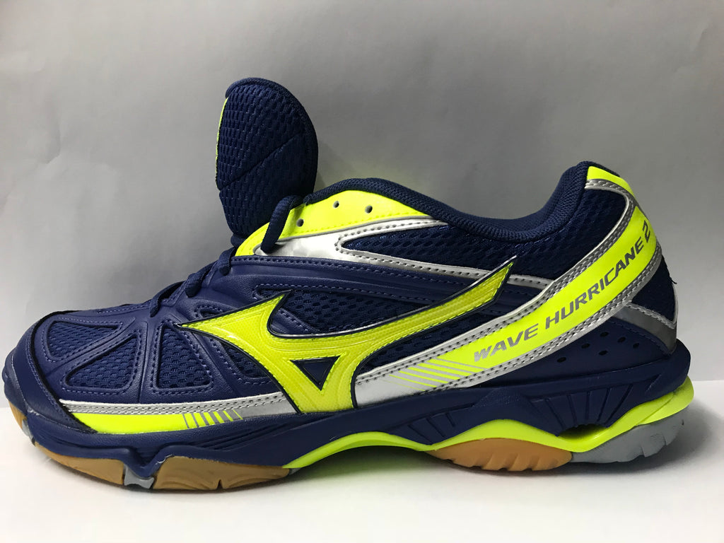 mizuno wave hurricane 2