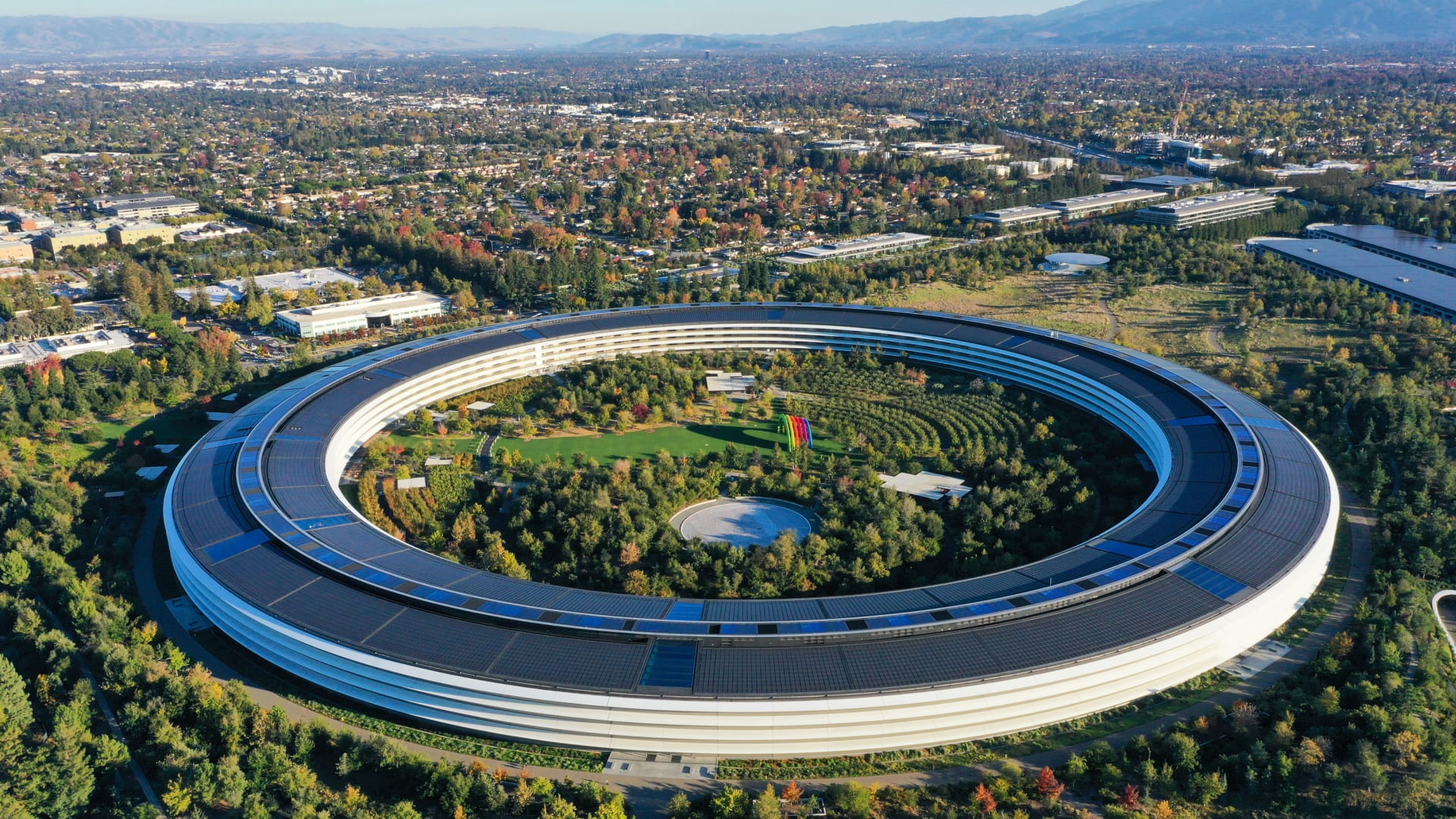 does apple headquarters do tours