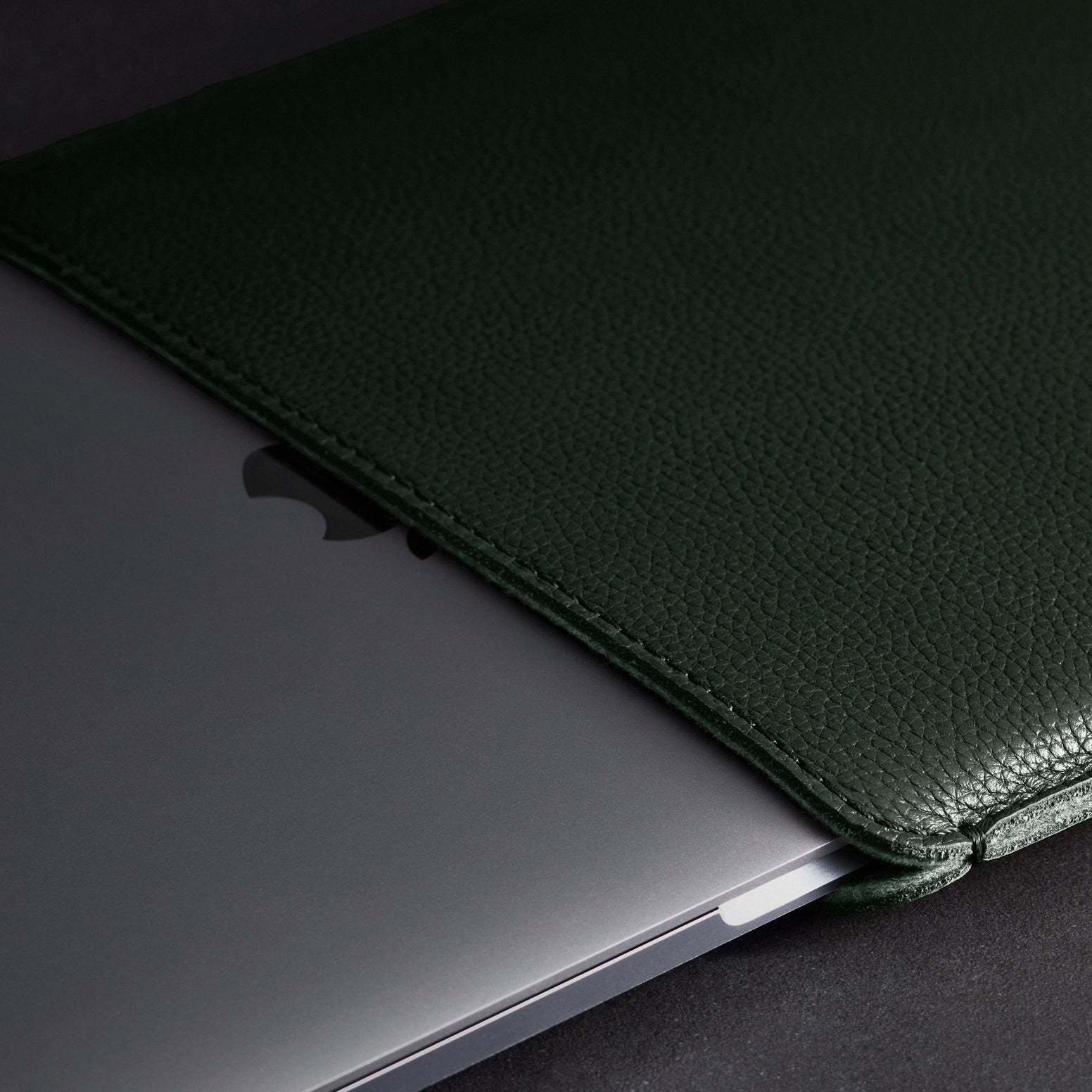 WOOLNUT Leather Sleeve for 13-inch MacBook Pro & Air - Green