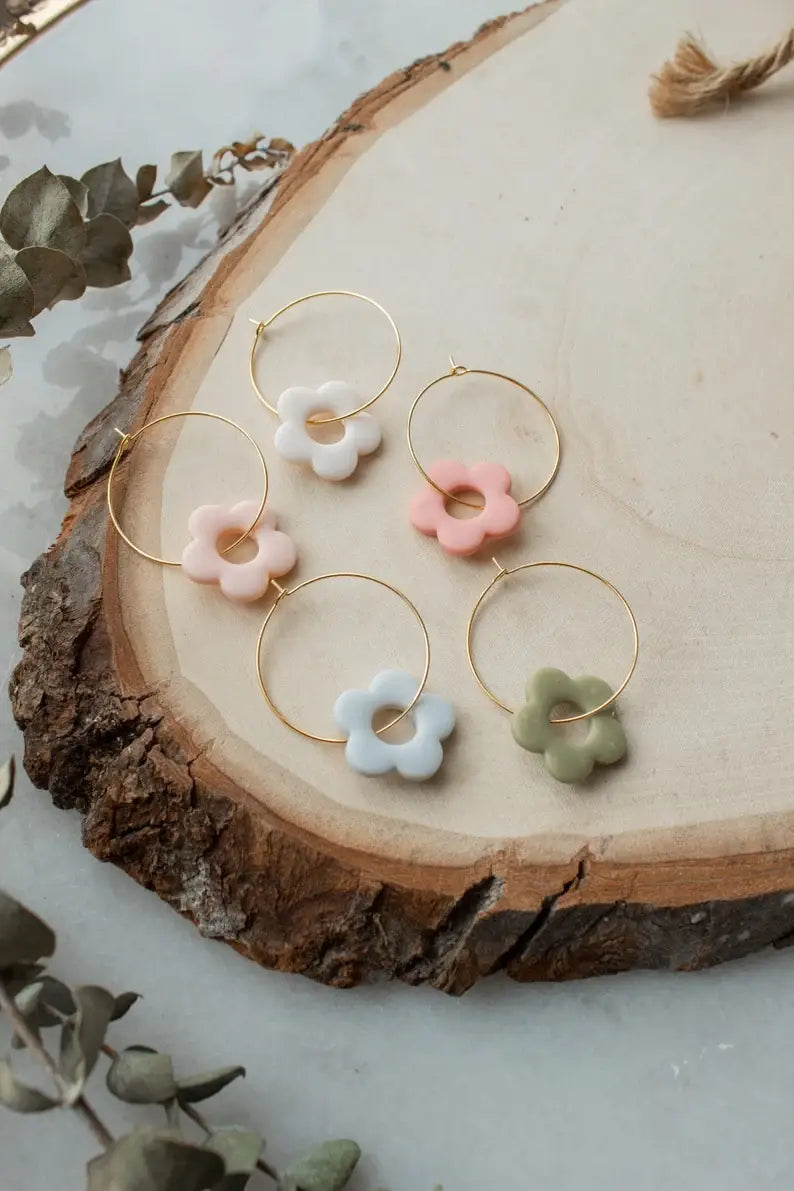 Retro Daisy Hoops: Light Pink