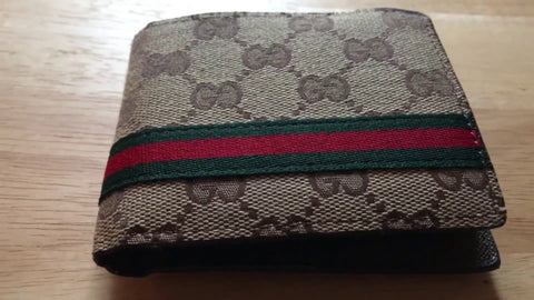 inside of a gucci wallet