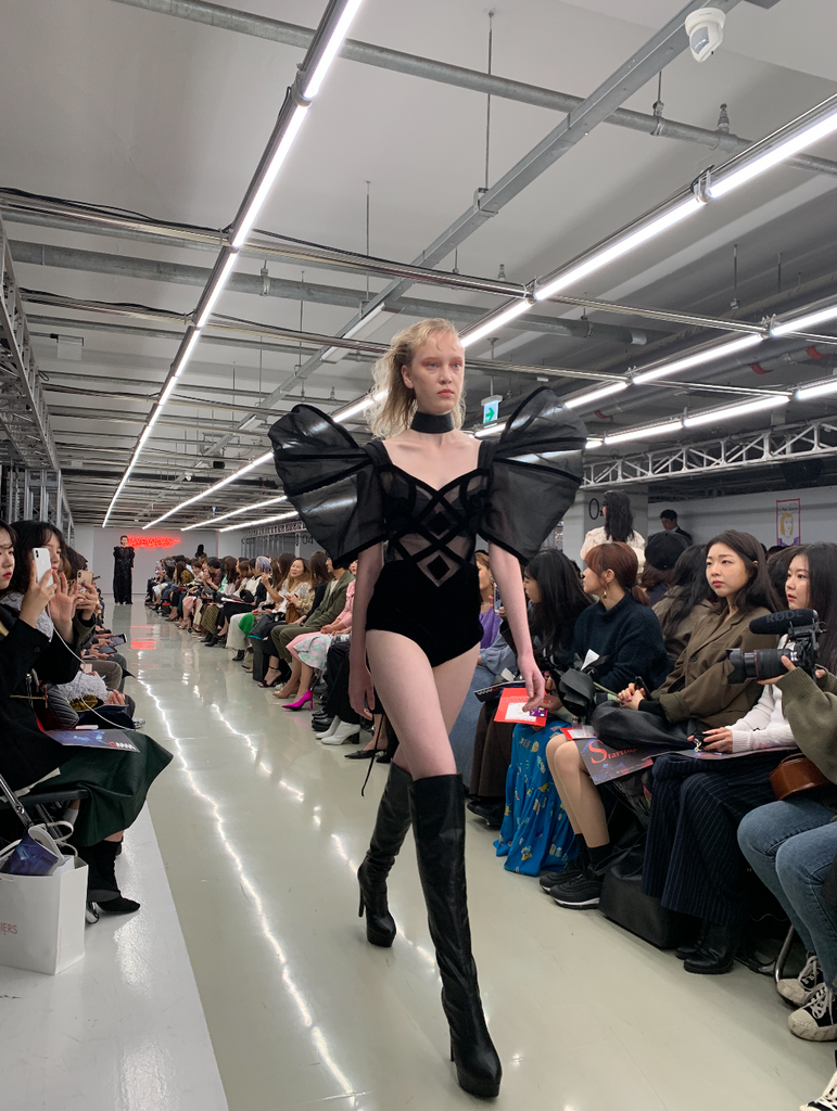 runway seoul fashion week