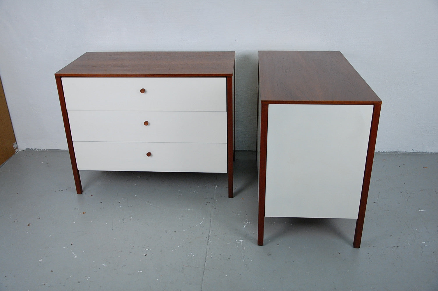 Florence Knoll Early 575 Madison Pair Of Teak And Laminate Three