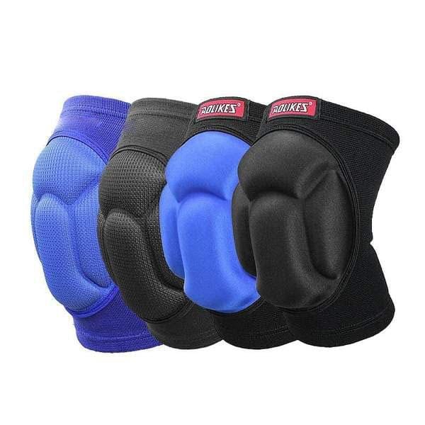 bike gloves and knee pads