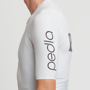 SPRO Pursuit Cycling Jersey mens with Heat-welded seams for ride comfort