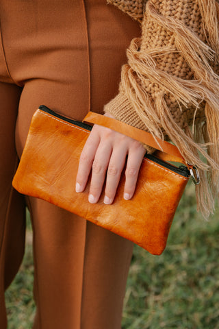 fall-favorite-accessories-leather-pouch