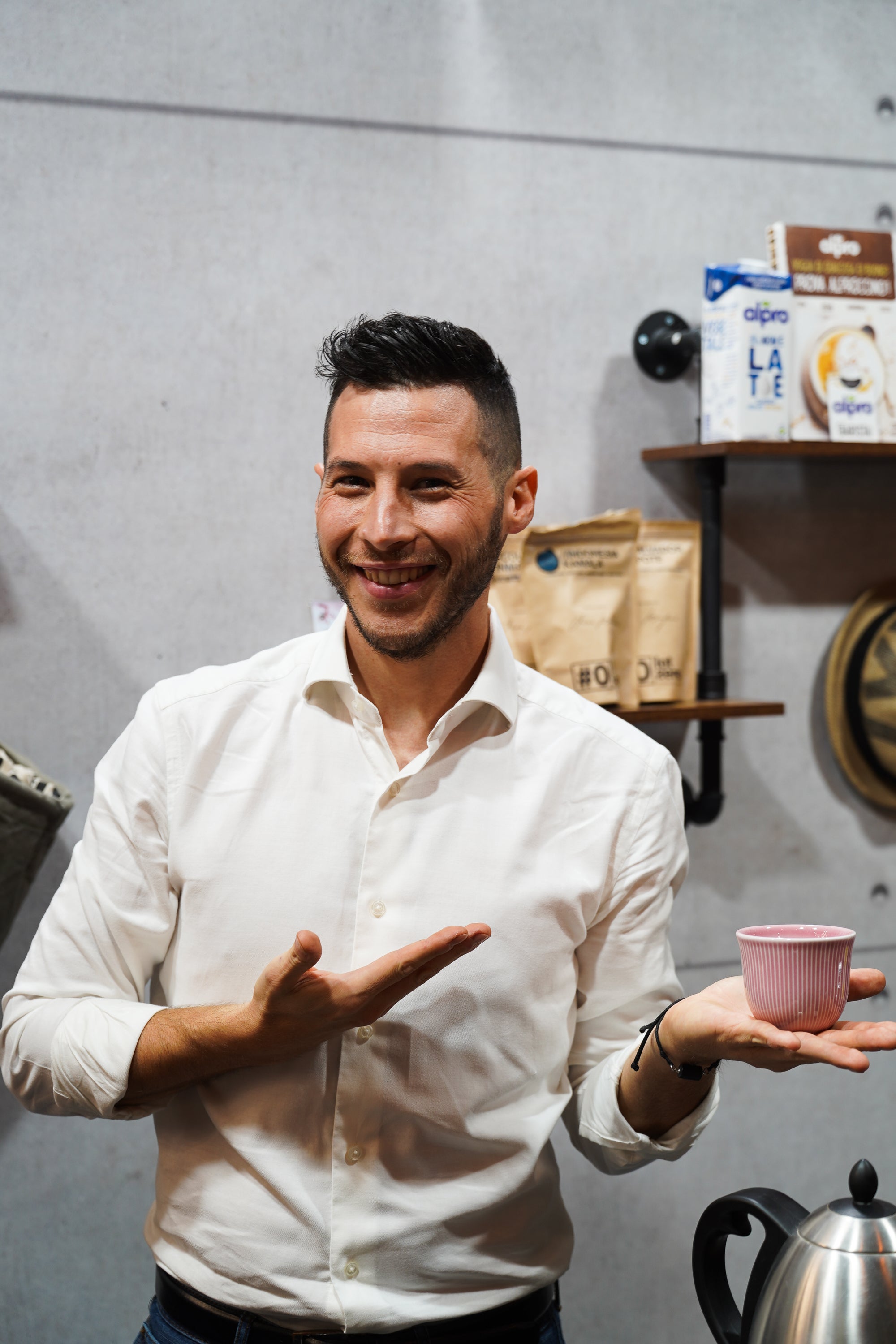 Matteo Beluffi latte art italy