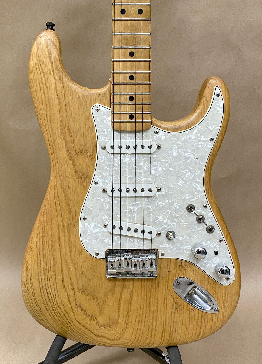 1976 Fender Stratocaster Hardtail \u2013 Chicago Pawners \u0026 Jewelers