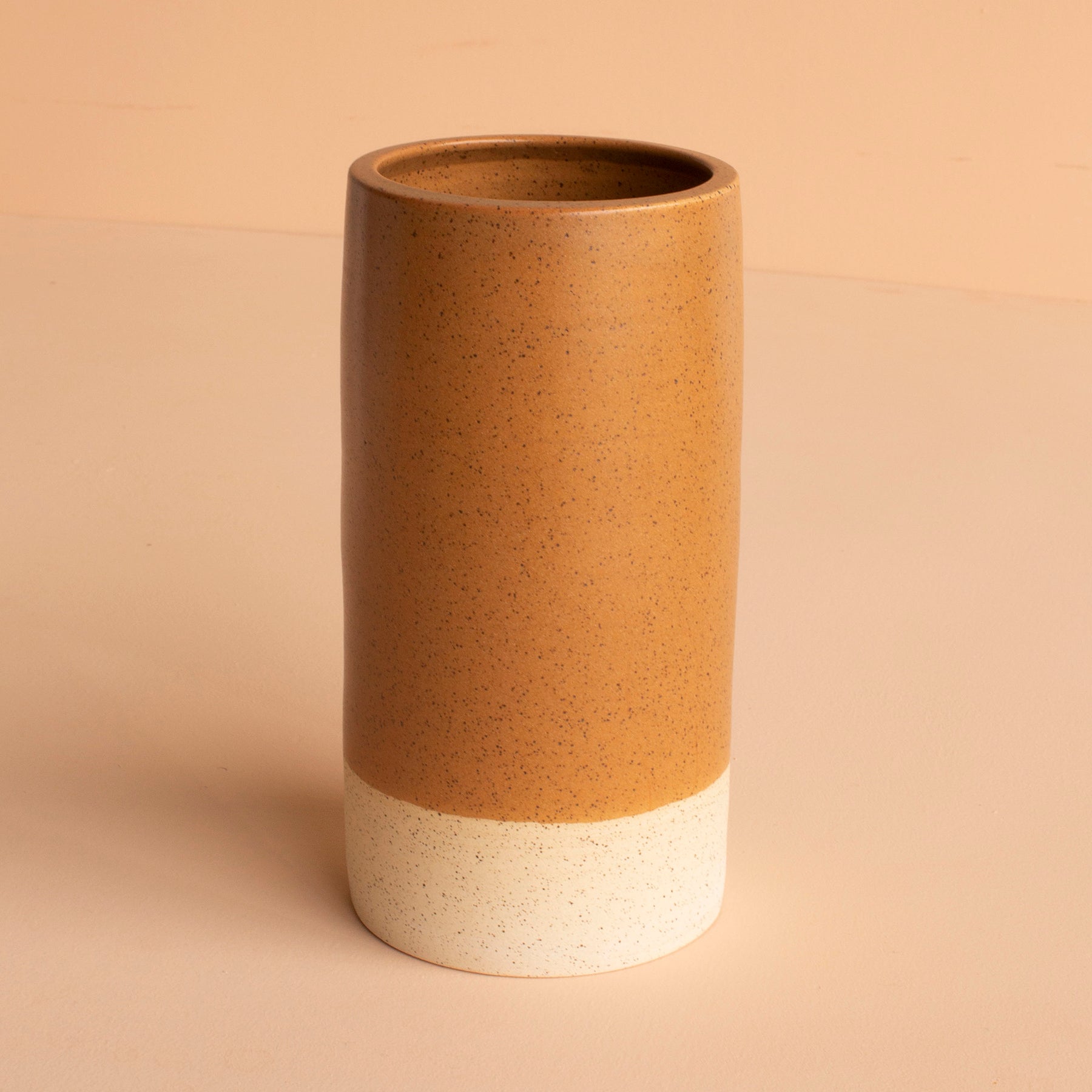 Jacqueline Vase in Caramel Speckle