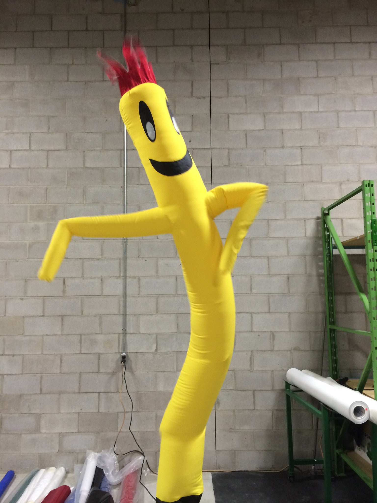 10 foot YELLOW Air Dancer w/blower – AirDancers.ca